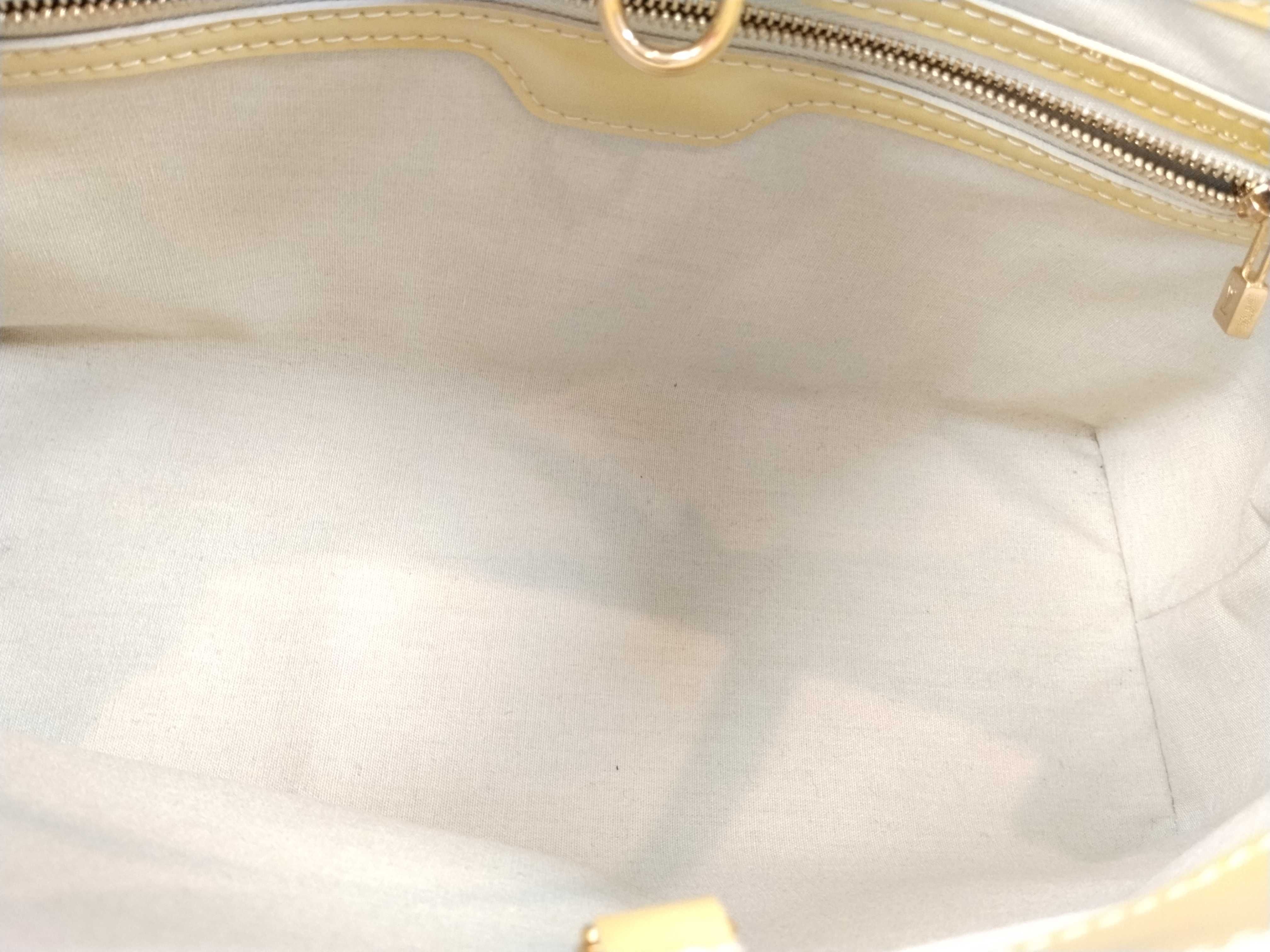 Vernis Wilshire PM Handbag — view 9