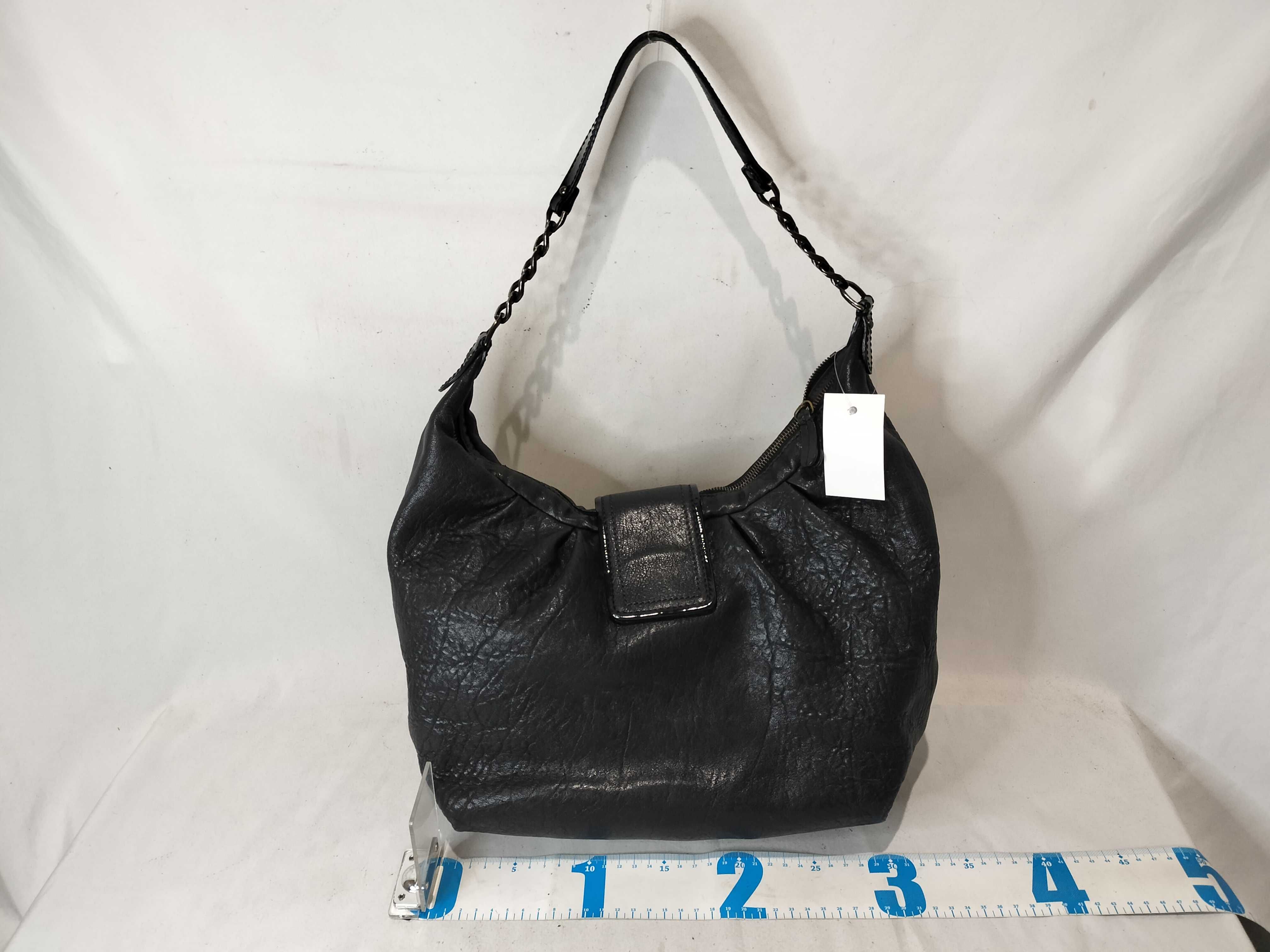 B-buckle hobo bag — view 3