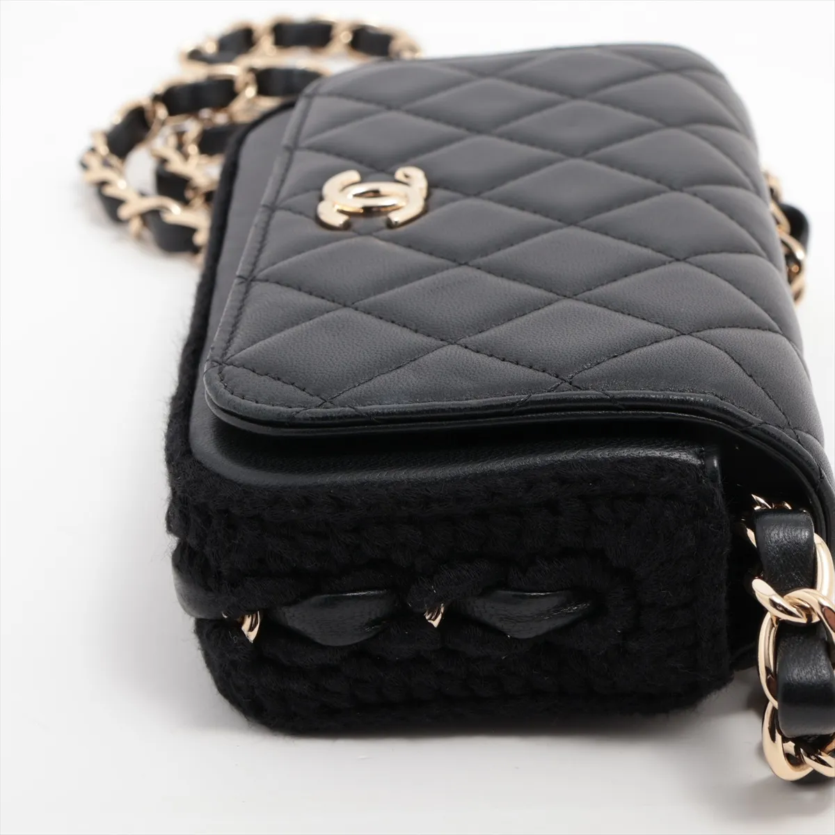 Matelasse Lambskin x Crochet Chain Wallet Black Gold Hardware 31947894 31s — view 12