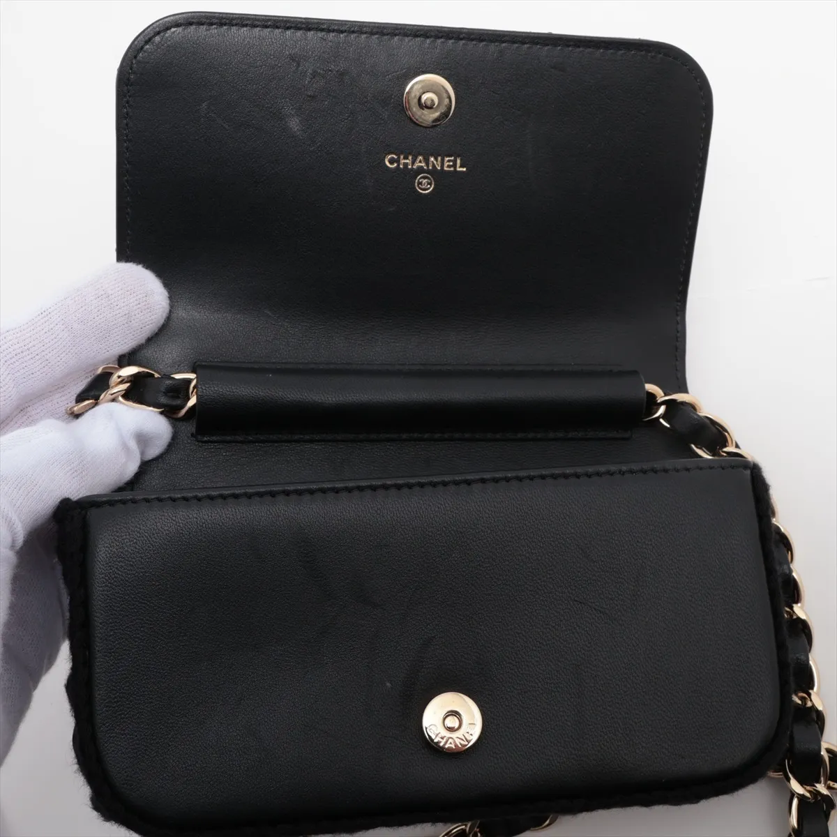 Matelasse Lambskin x Crochet Chain Wallet Black Gold Hardware 31947894 31s — view 10