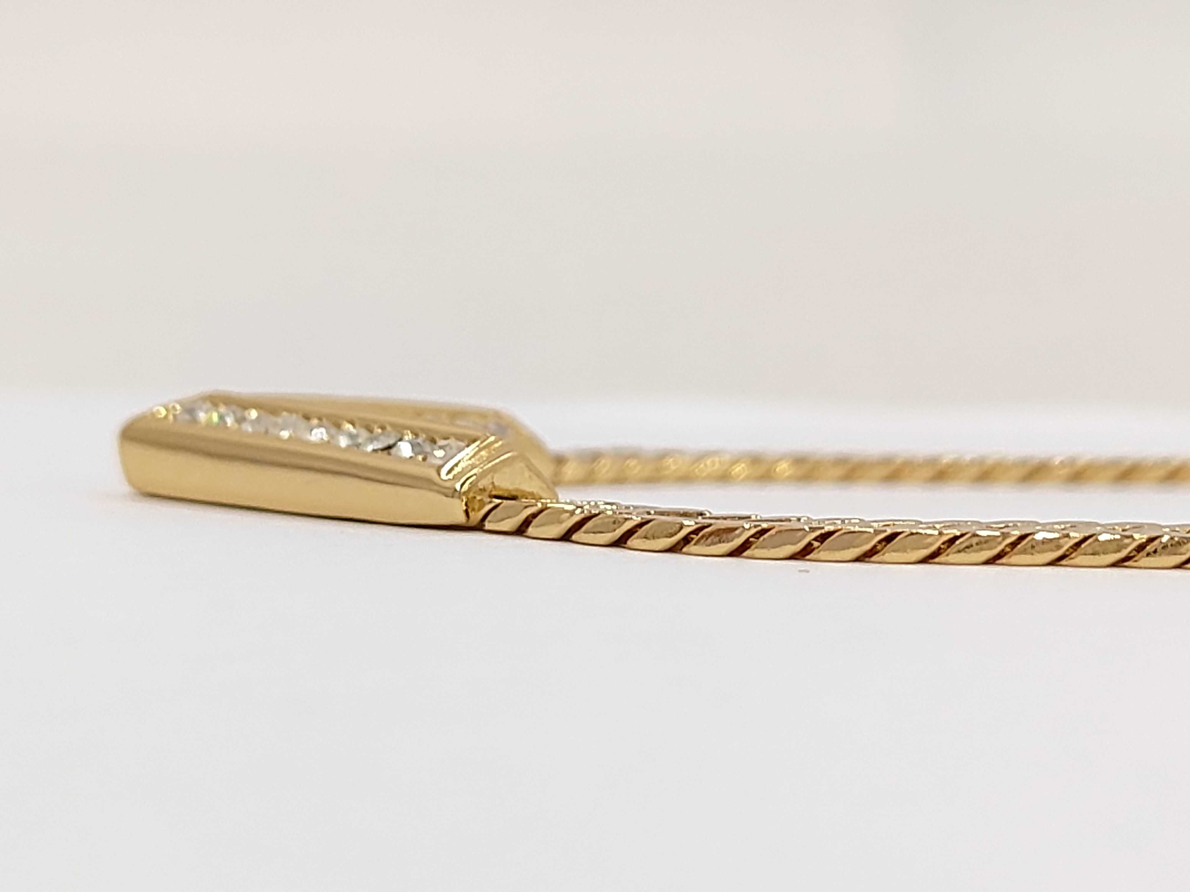necklace — view 3