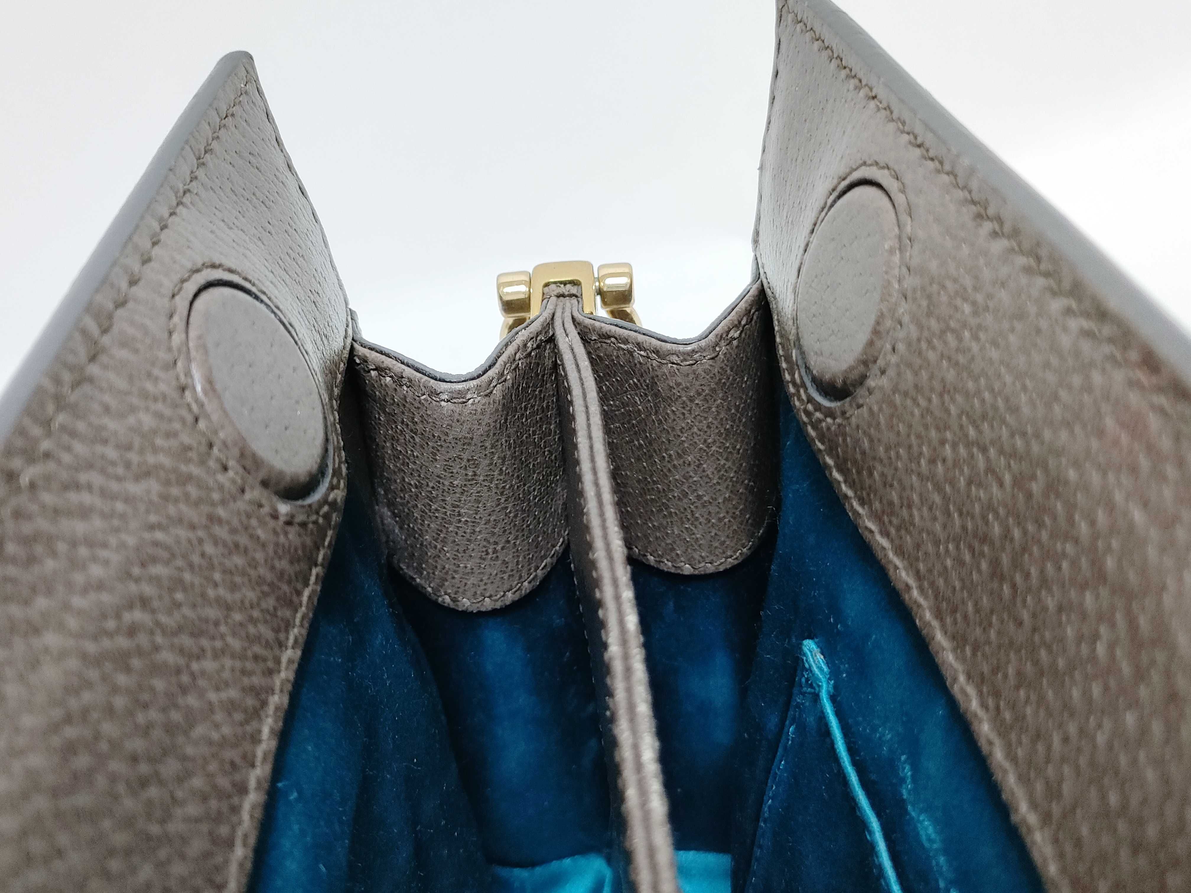 GG Supreme Shoulder Bag — view 8