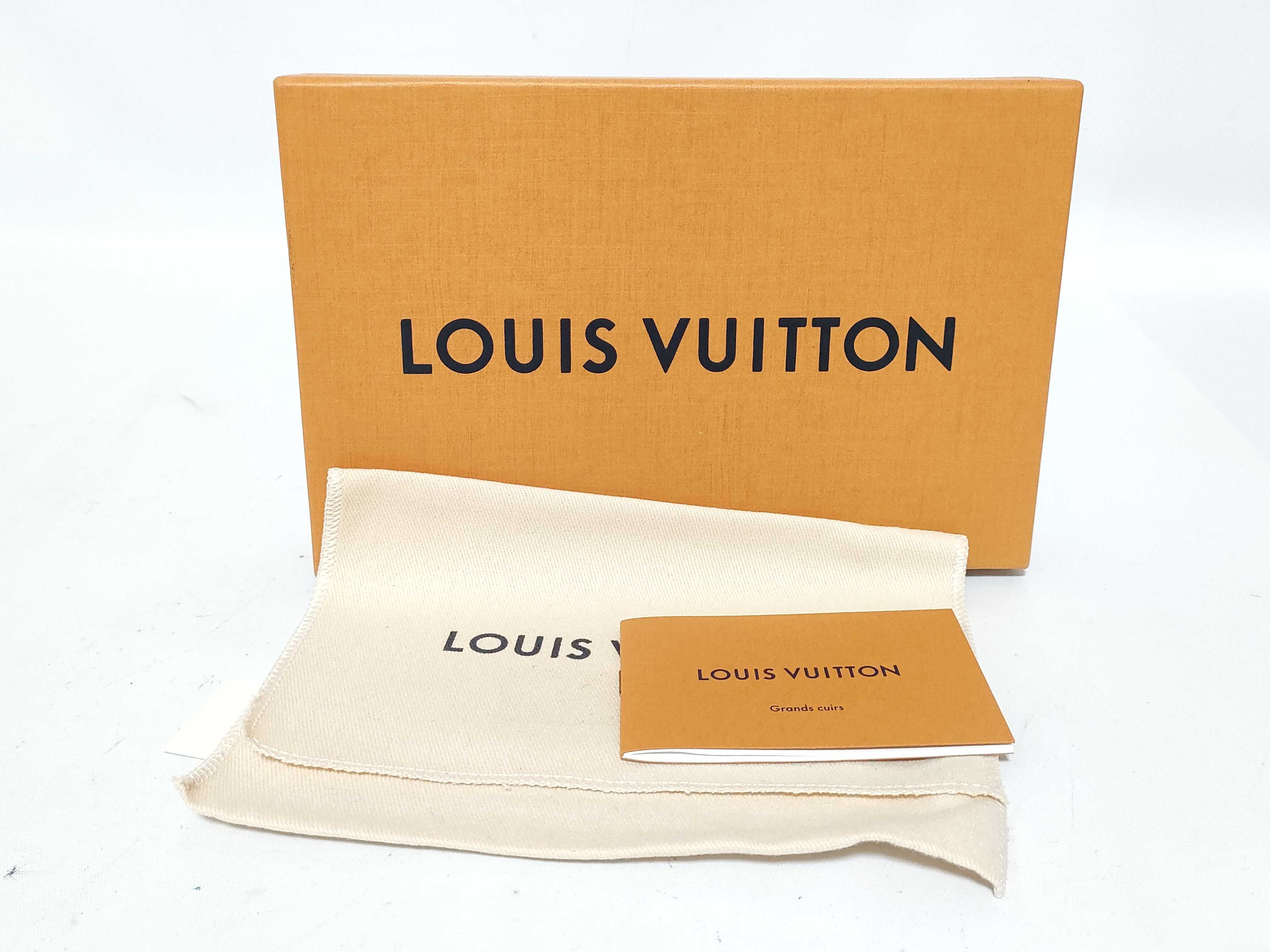 Wallet Portefeuille Capucines Compact Wallet — view 15