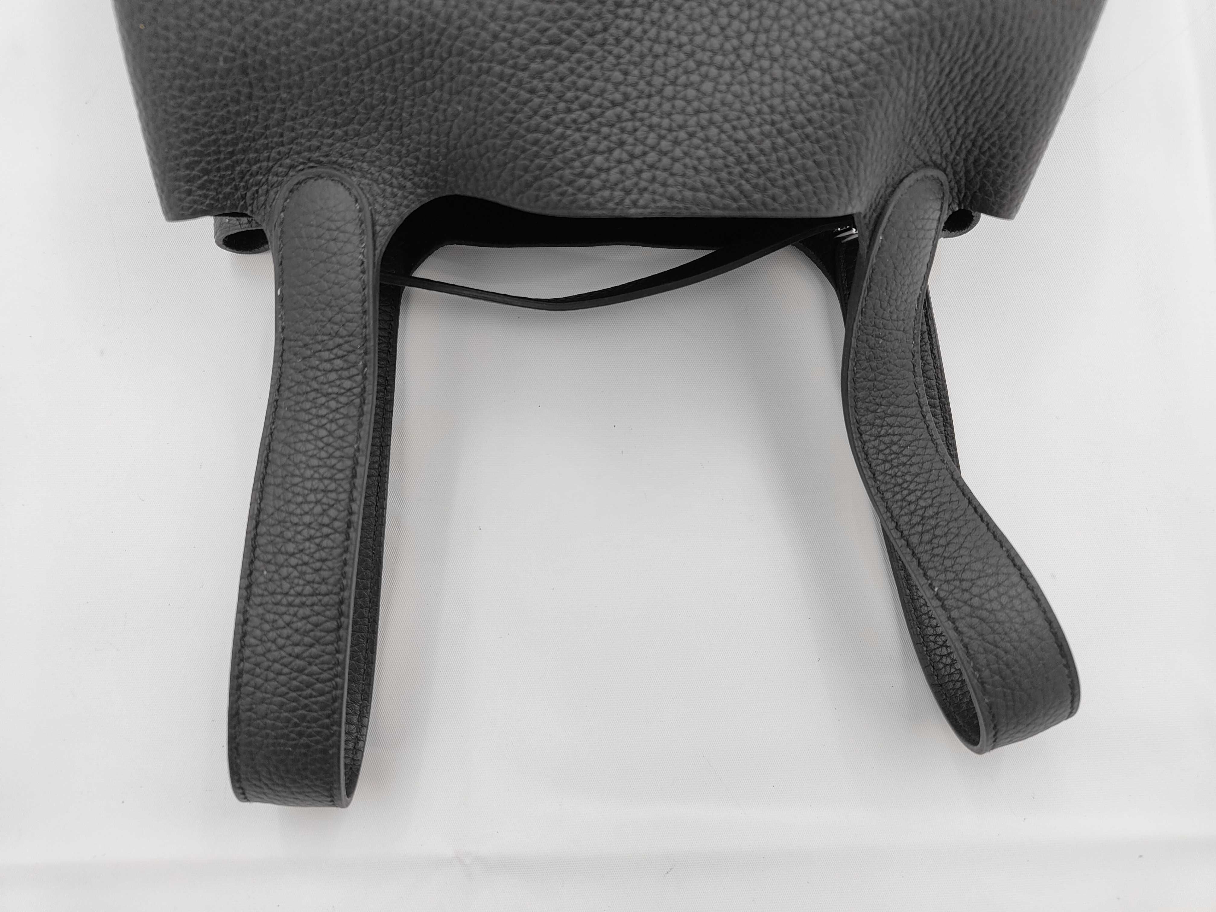 Picotin Lock MM handbag in black Taurillon leather with silver hardware (Z stamp). Includes dust bag and padlock. — view 3