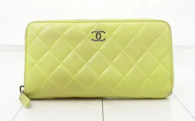Matelassé Lambskin Coco Mark Round Zip Long Wallet