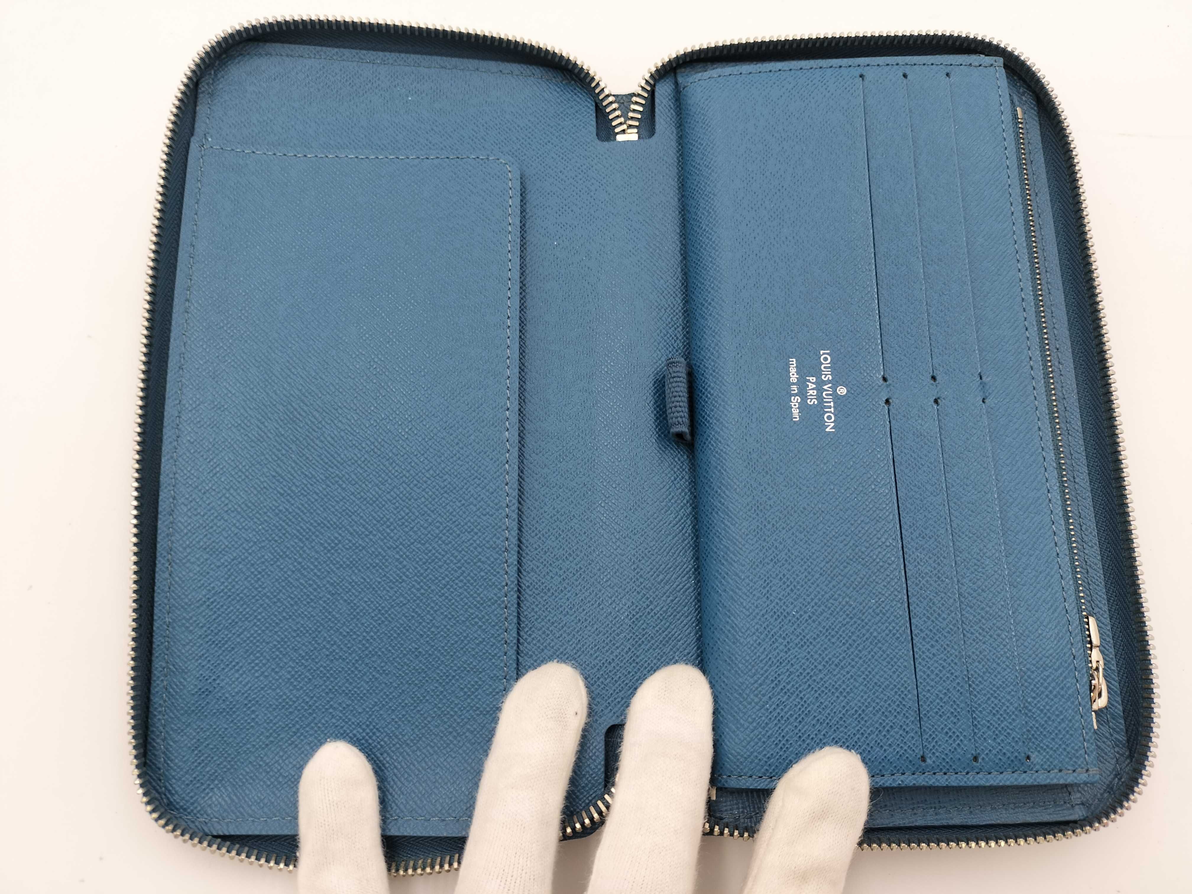 Epi Leather Round Zipper Long Wallet — view 6