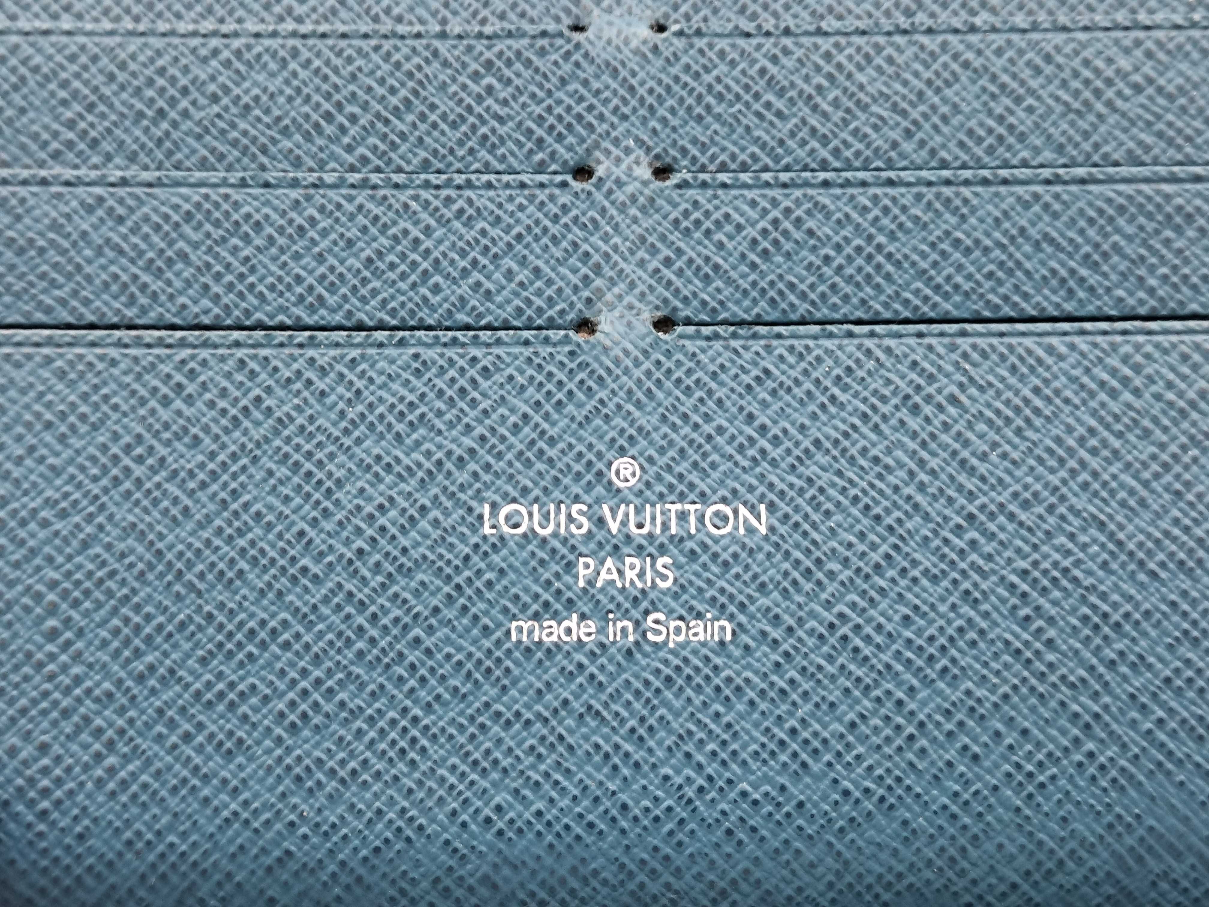 Epi Leather Round Zipper Long Wallet — view 7