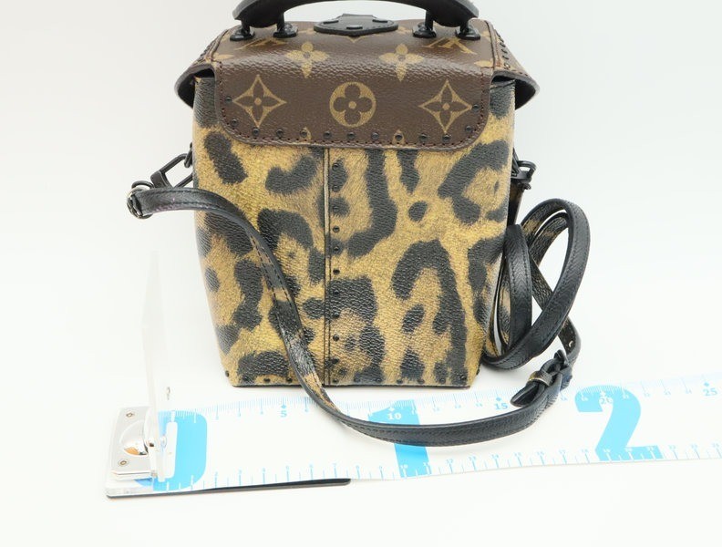Leopard Camera Box — view 2