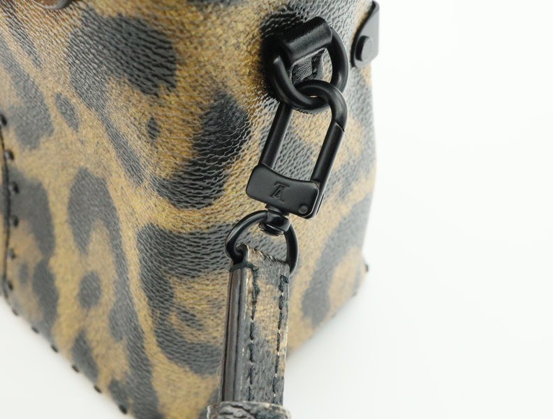Leopard Camera Box — view 6