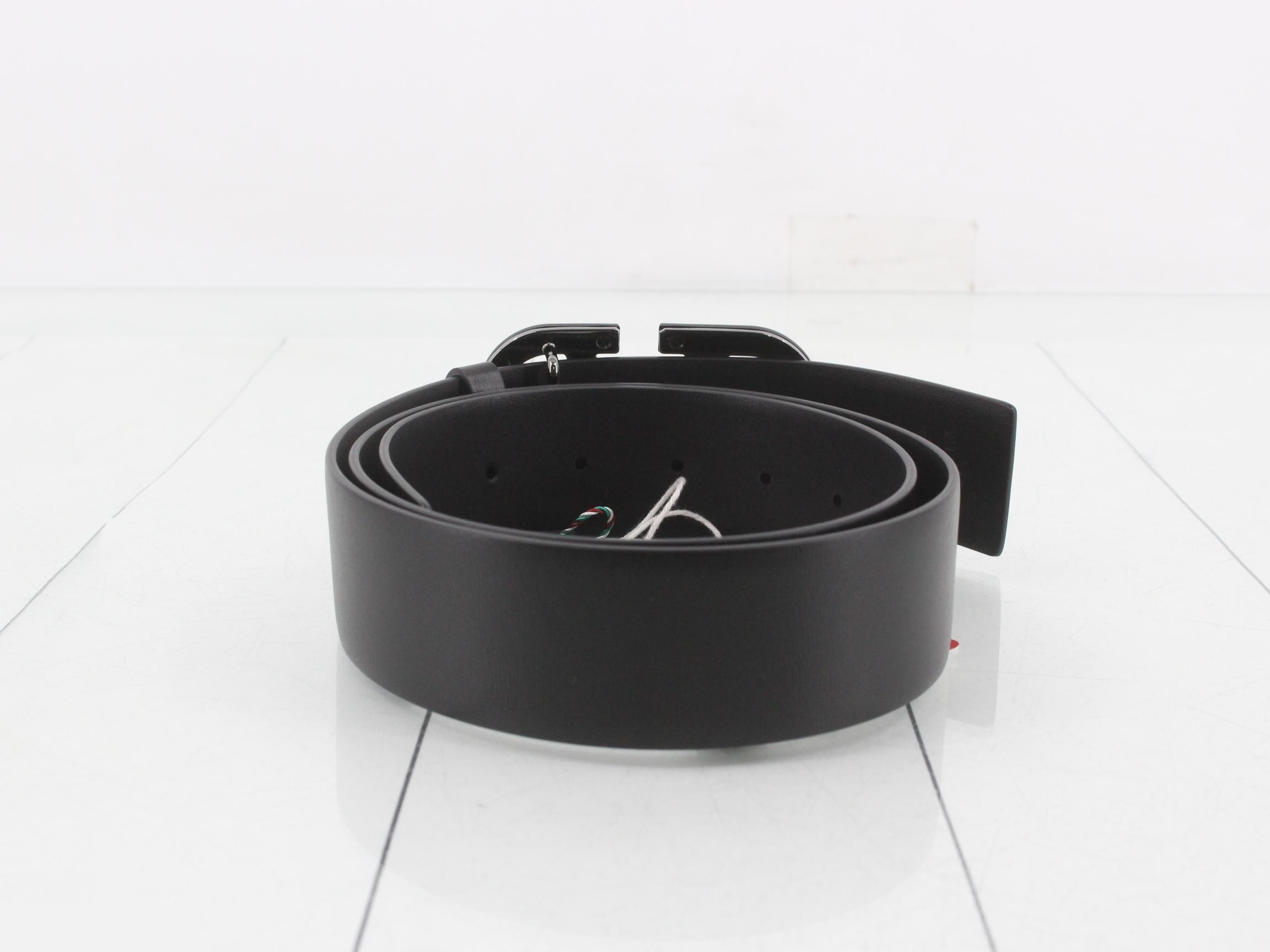 Leather belt, unused, stored item, black. — view 2