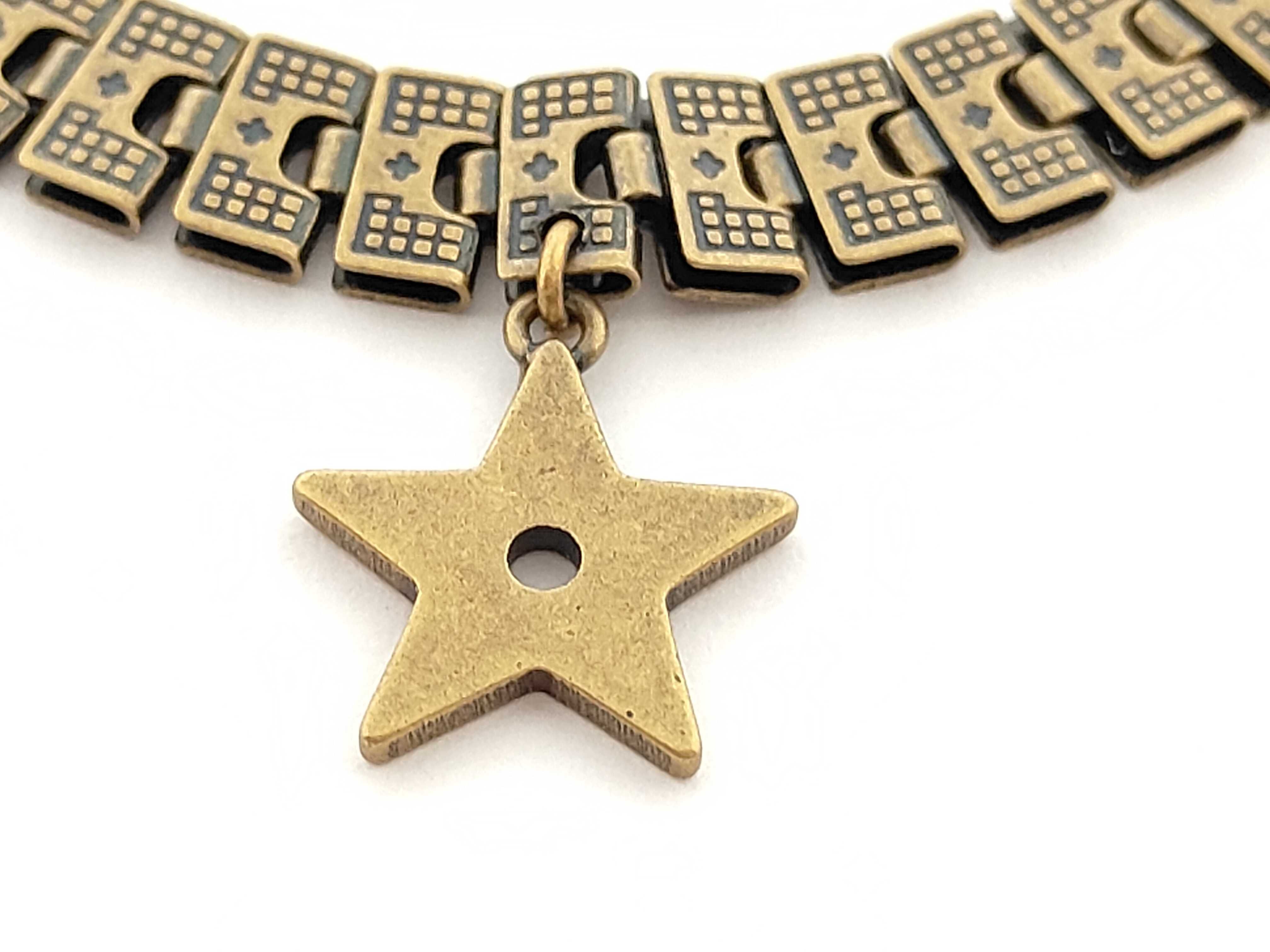 necklace — view 2