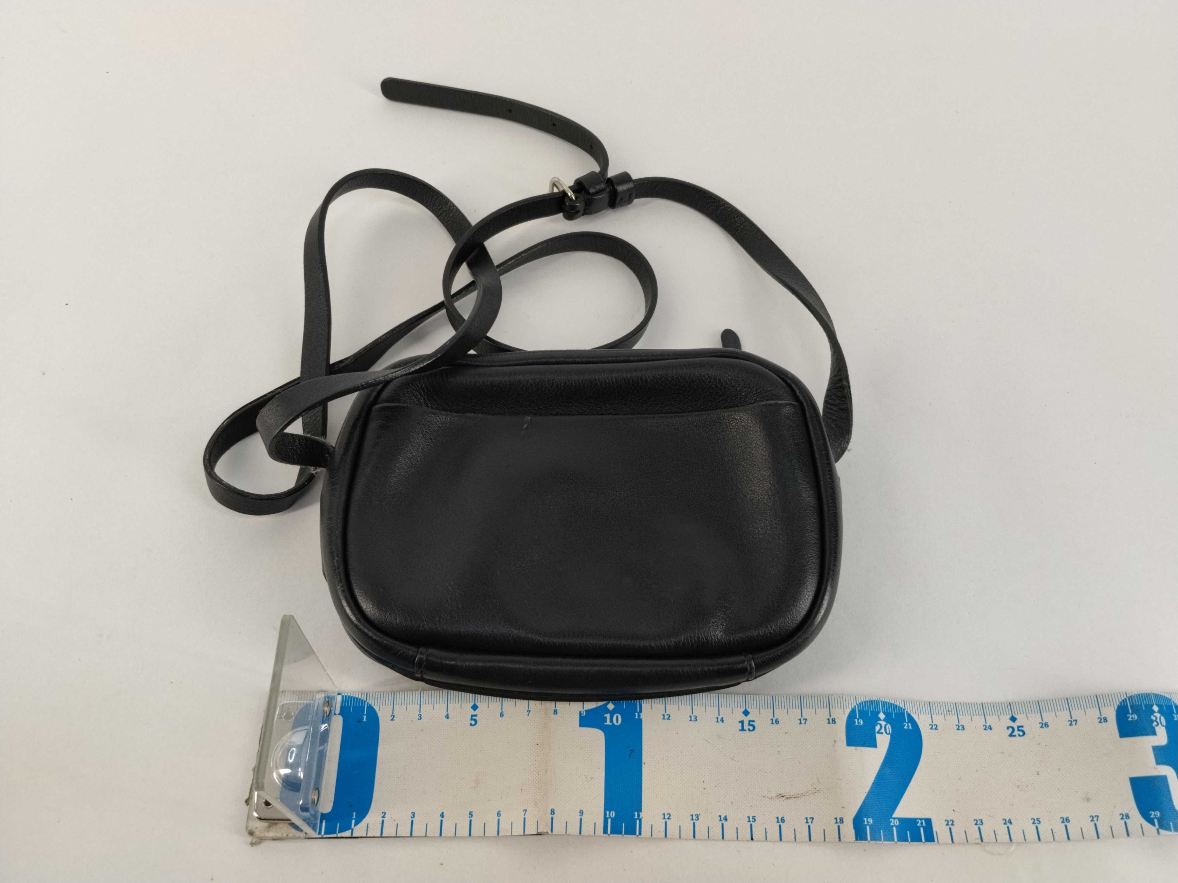 Shoulder Bag Everyday Leather Black Shoulder Bag — view 2