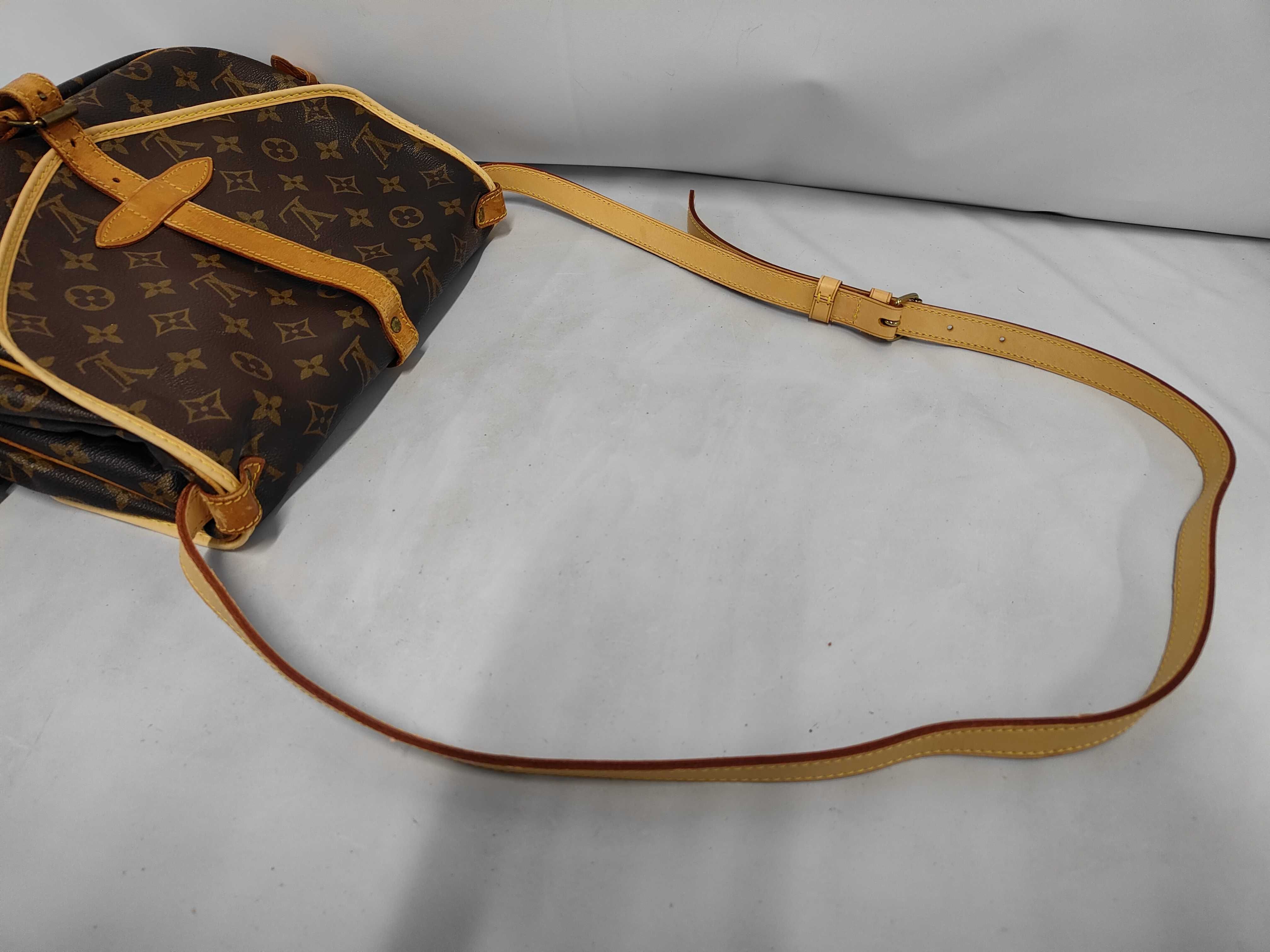 M42256 Monogram Saumur 28 Shoulder Bag — view 5