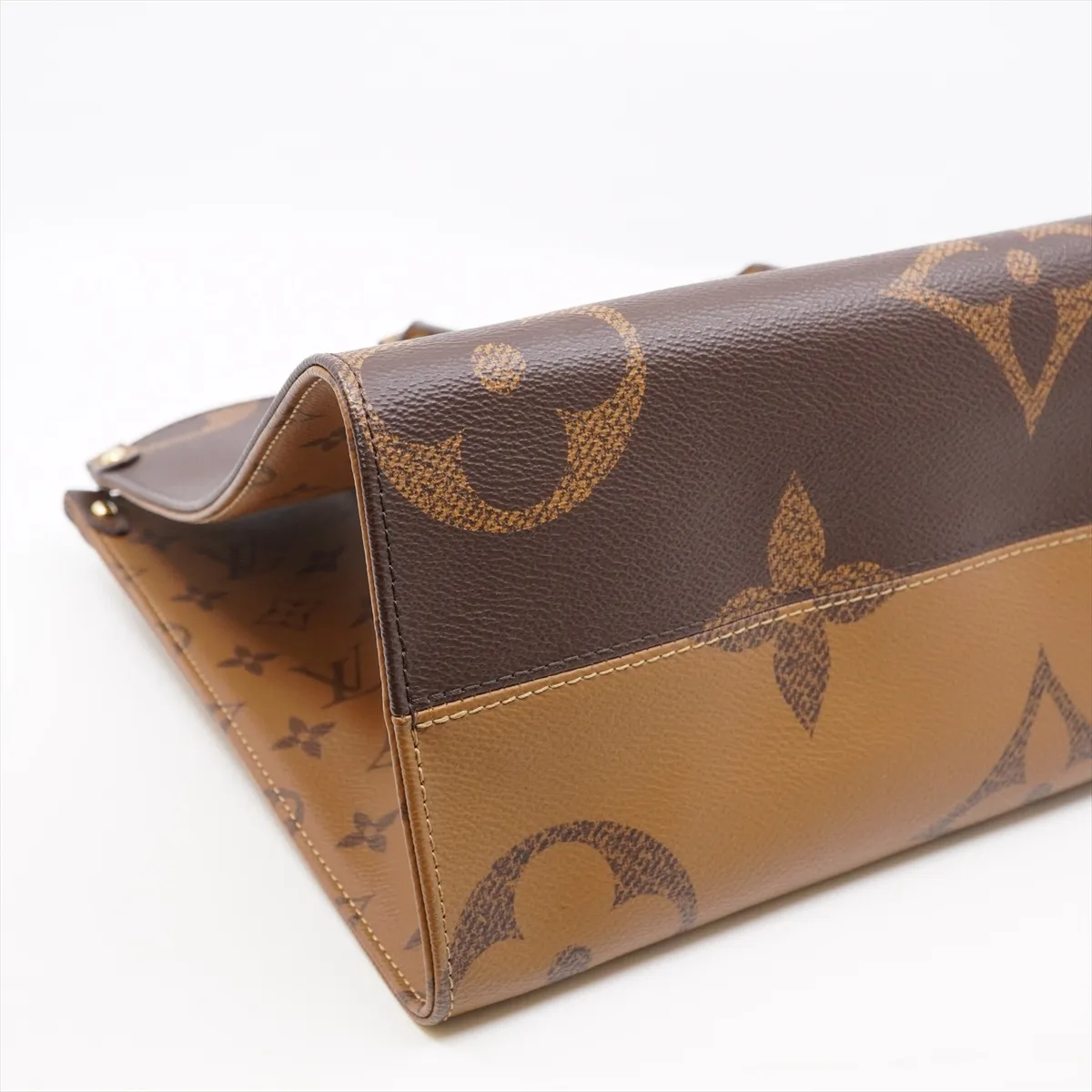 Giant Monogram Reverse OnTheGo MM M45321 FP1200 Brown Tote Bag. Includes dust bag. — view 4