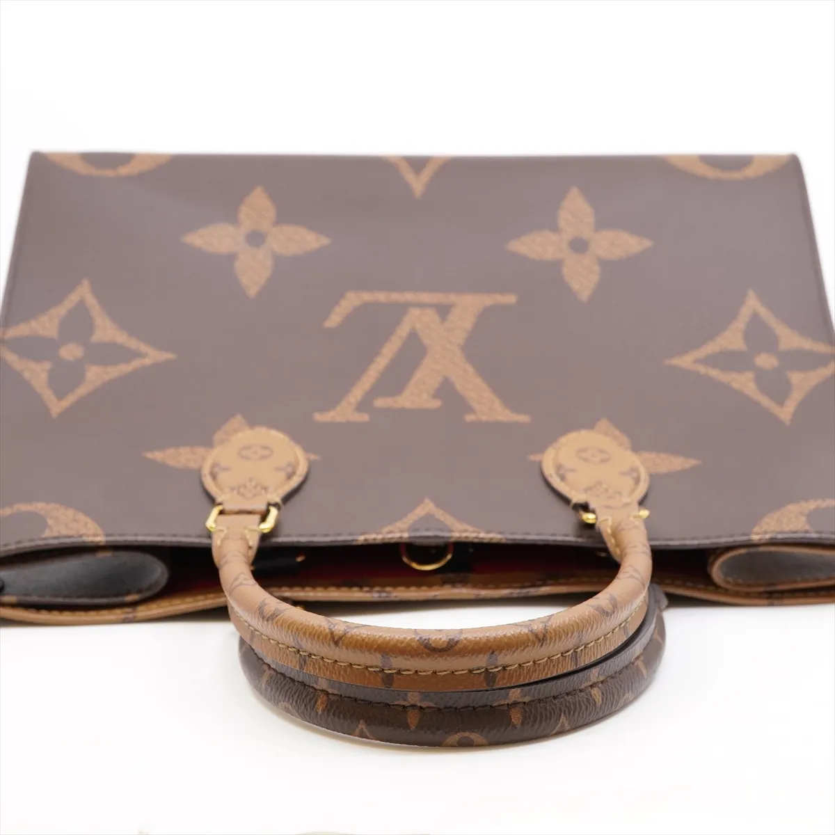 Giant Monogram Reverse OnTheGo MM M45321 FP1200 Brown Tote Bag. Includes dust bag. — view 5
