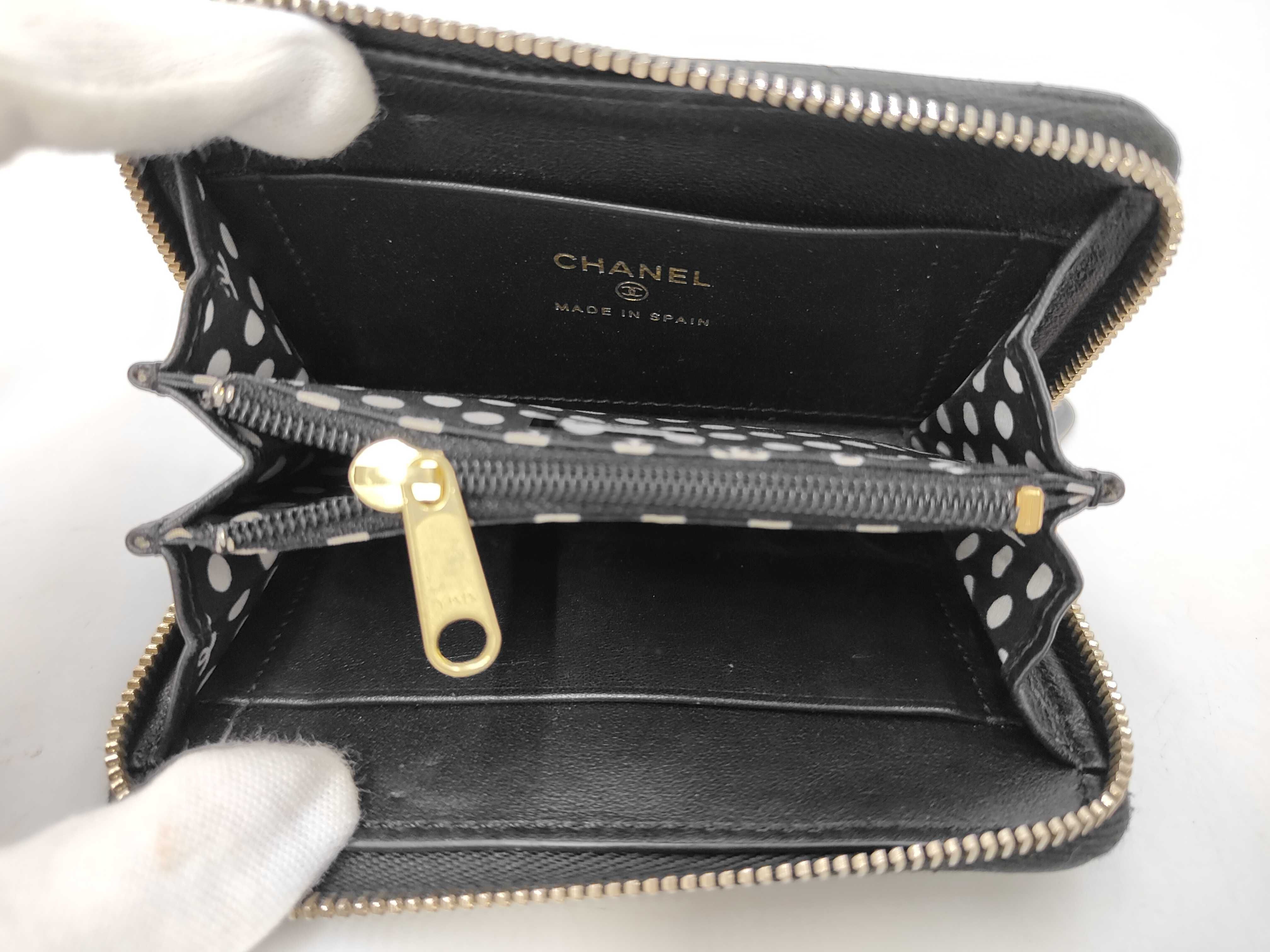 Coco Mark Random Serial Number Lambskin Black Gold Coin Case — view 5