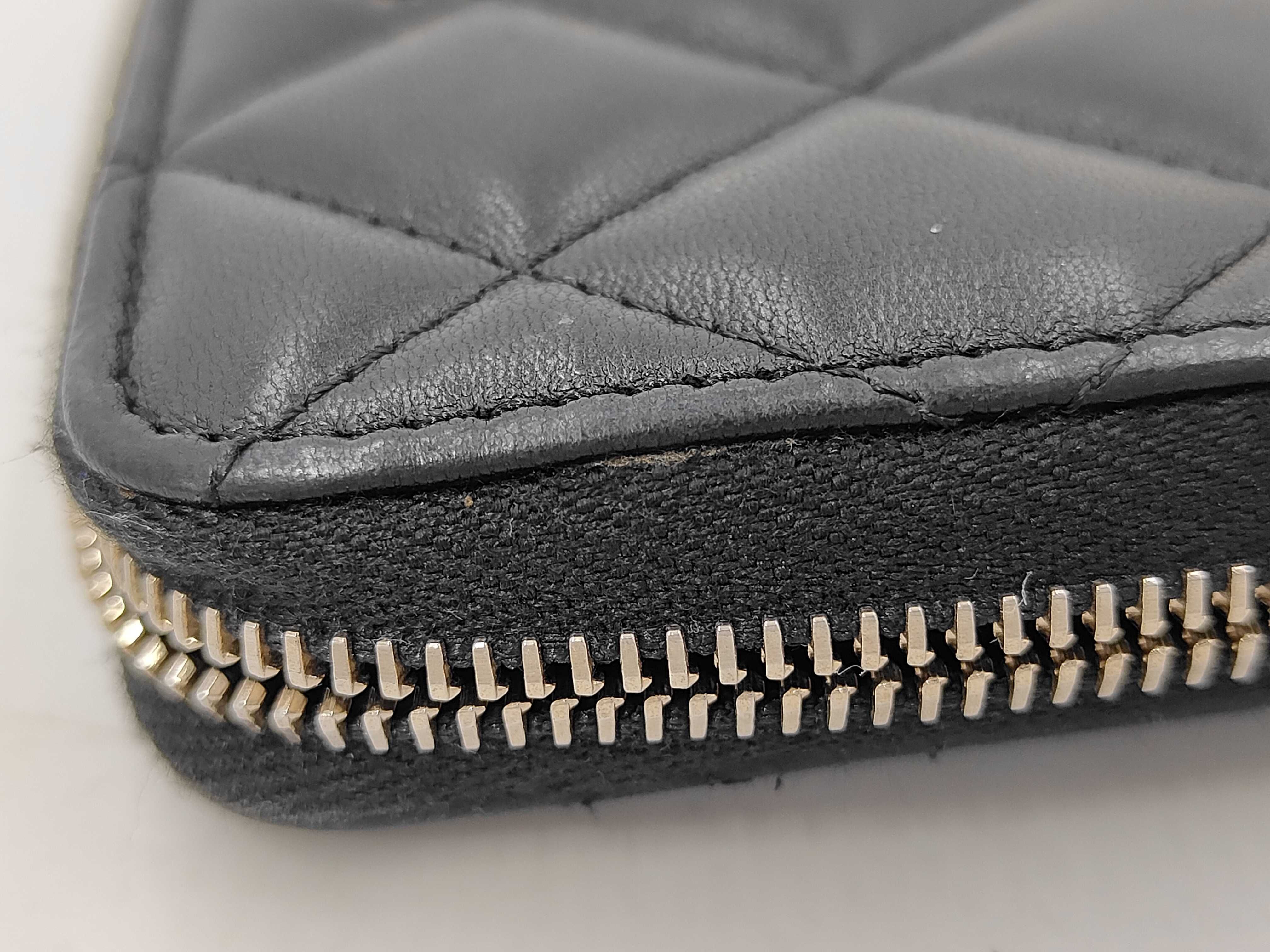 Coco Mark Random Serial Number Lambskin Black Gold Coin Case — view 9