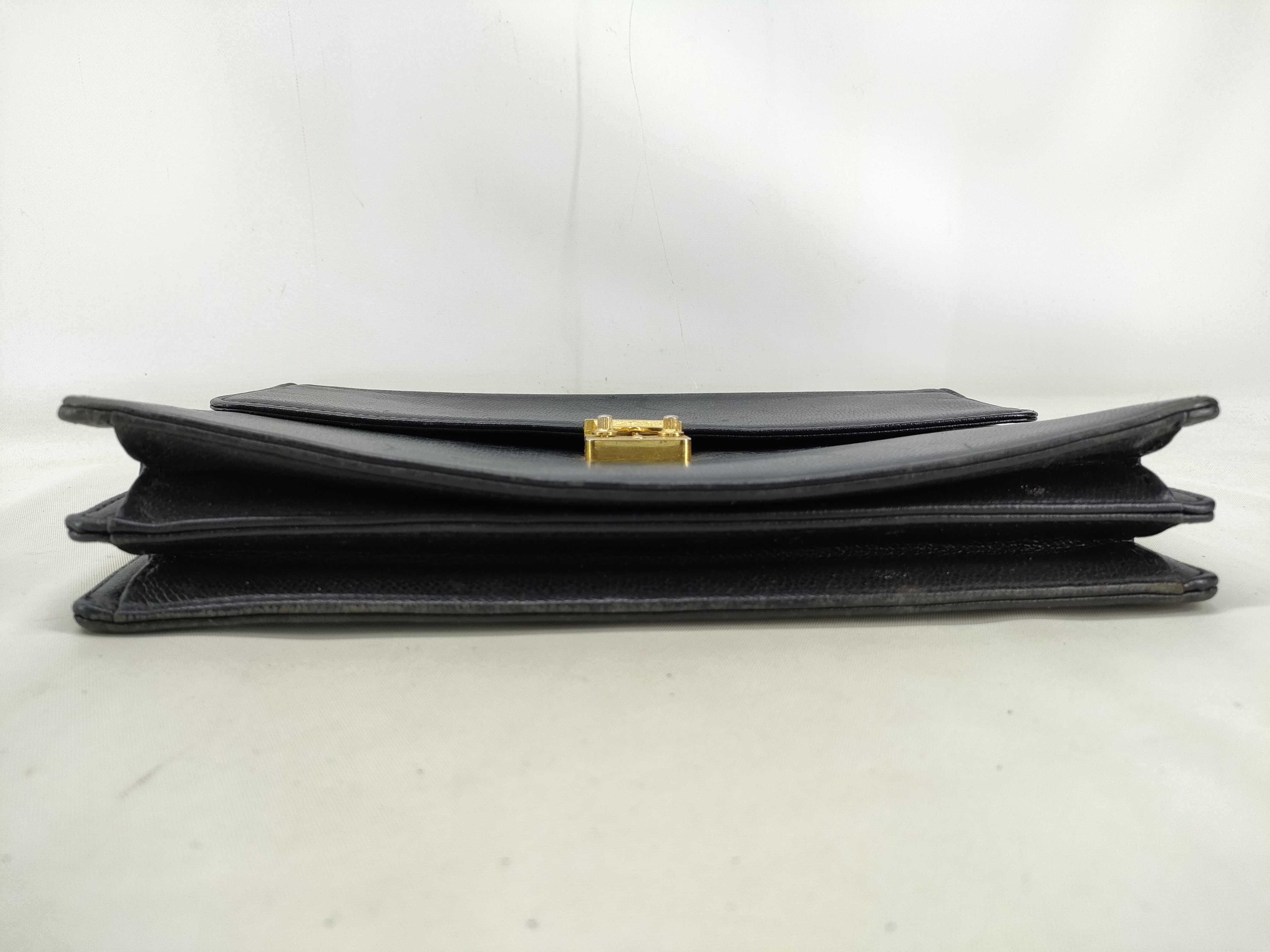 clutch bag — view 3