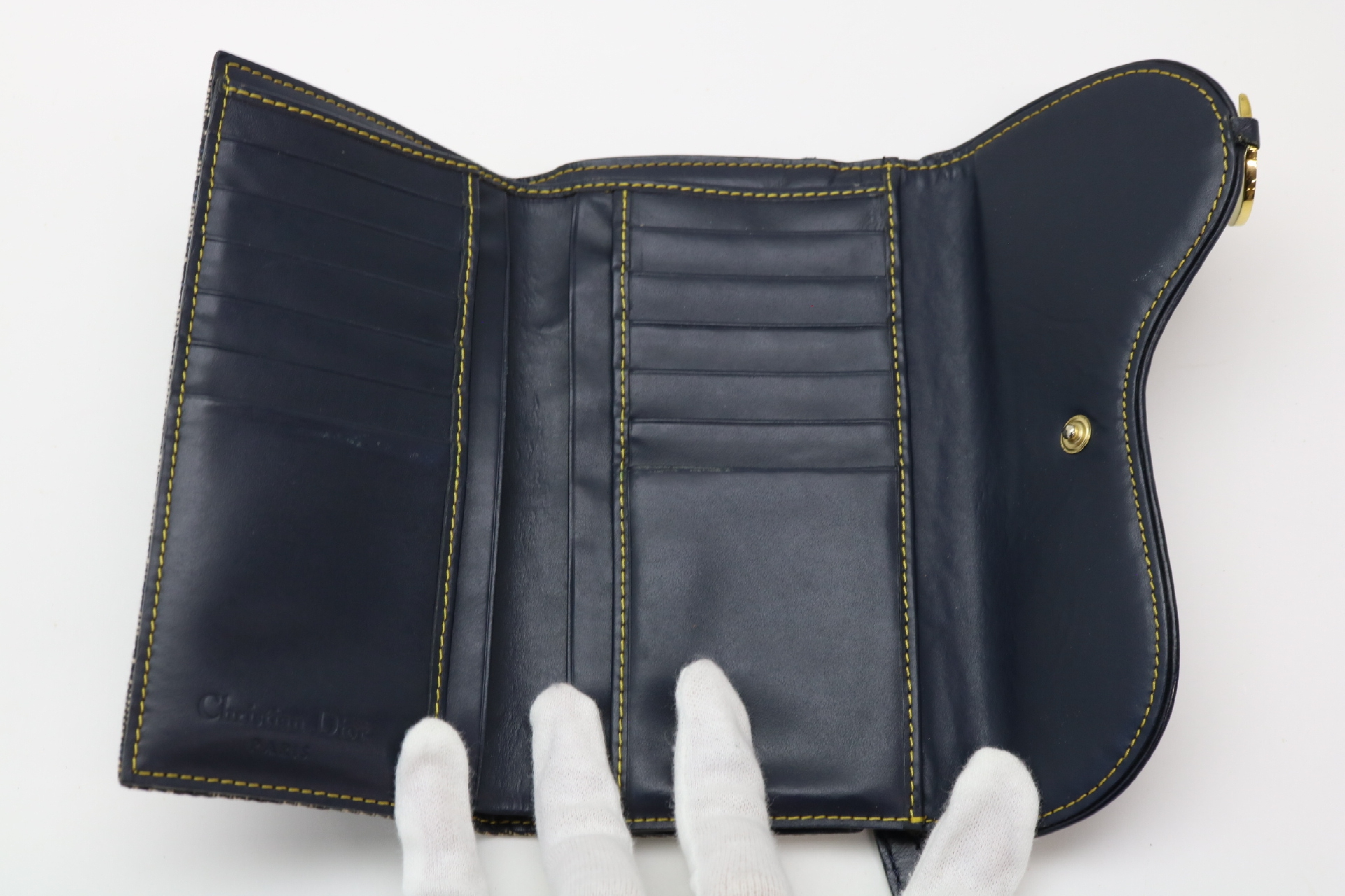 Trotter Saddle Wallet — view 7