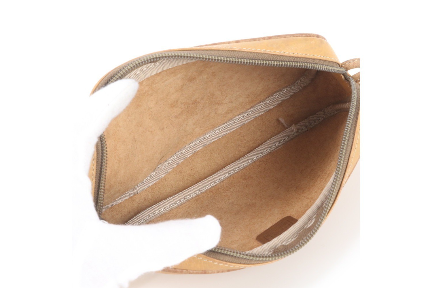 Anagram Leather Shoulder Bag, Crossbody Bag — view 7