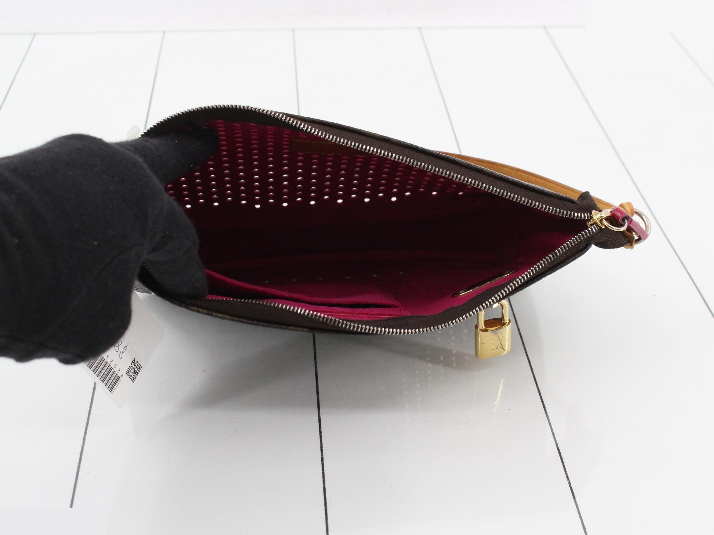 Perfo Pochette Accessoires Monogram M95183 — view 4