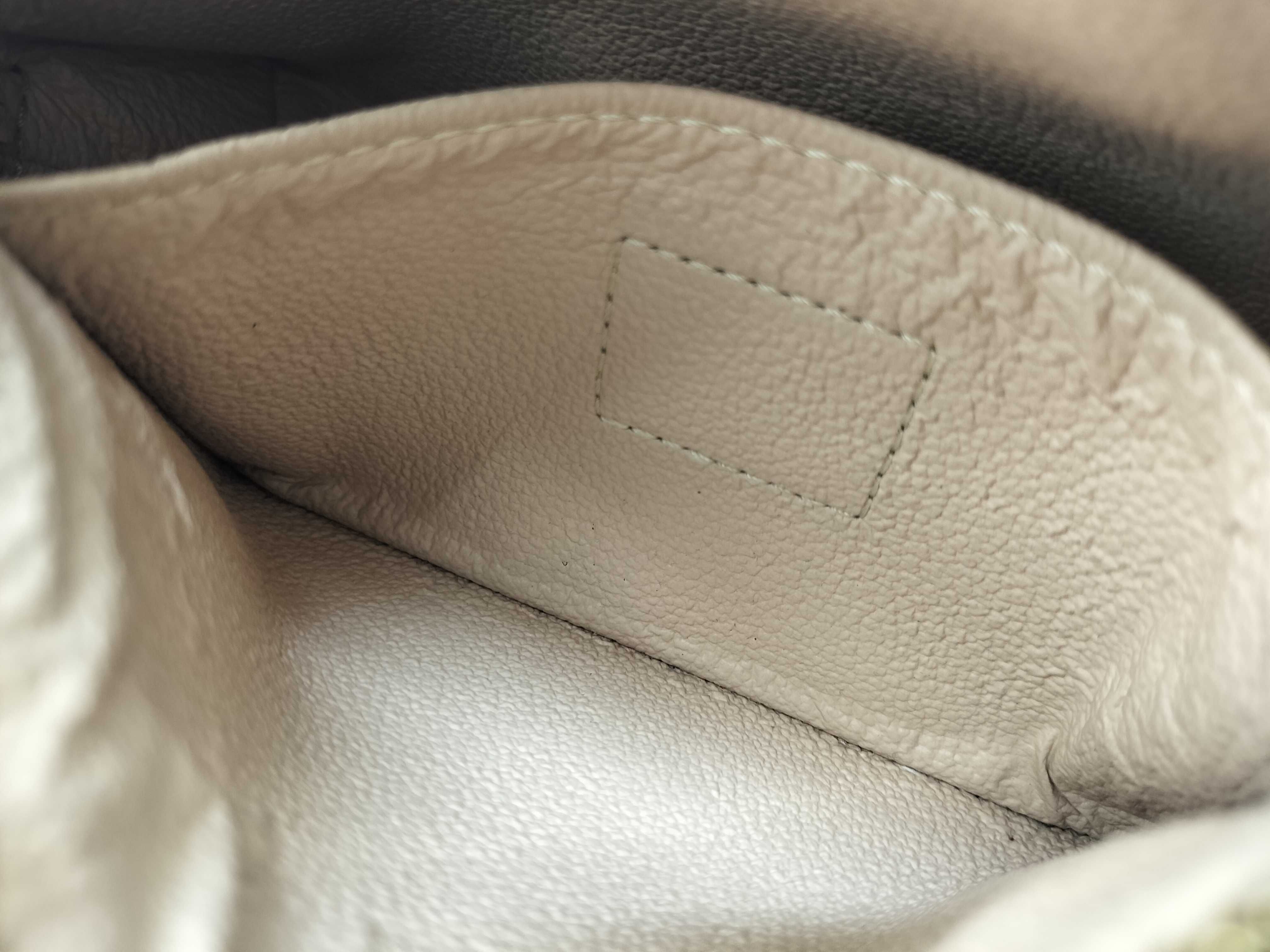 Monogram Louis Vuitton Monogram Pochette Cosmetic PM Pouch (VO8264) Pouch — view 12