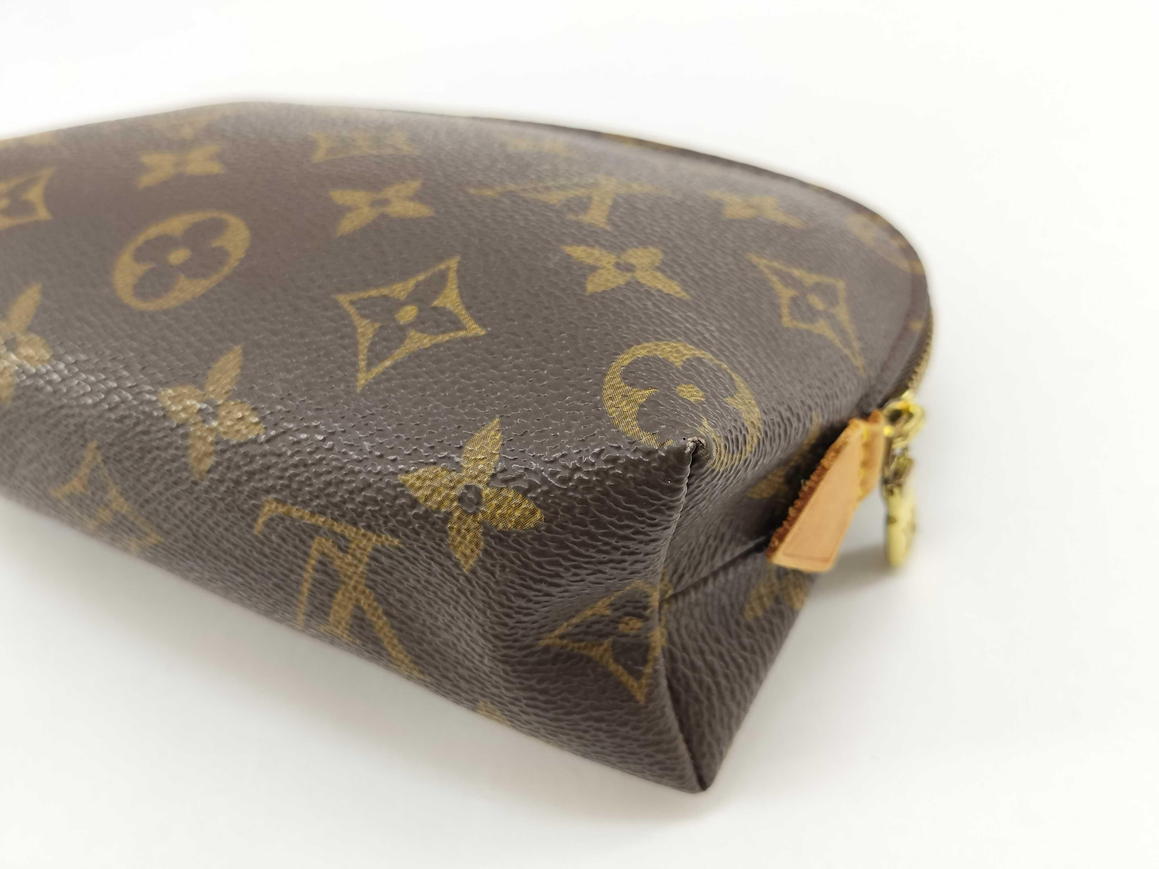 Monogram Louis Vuitton Monogram Pochette Cosmetic PM Pouch (VO8264) Pouch — view 4