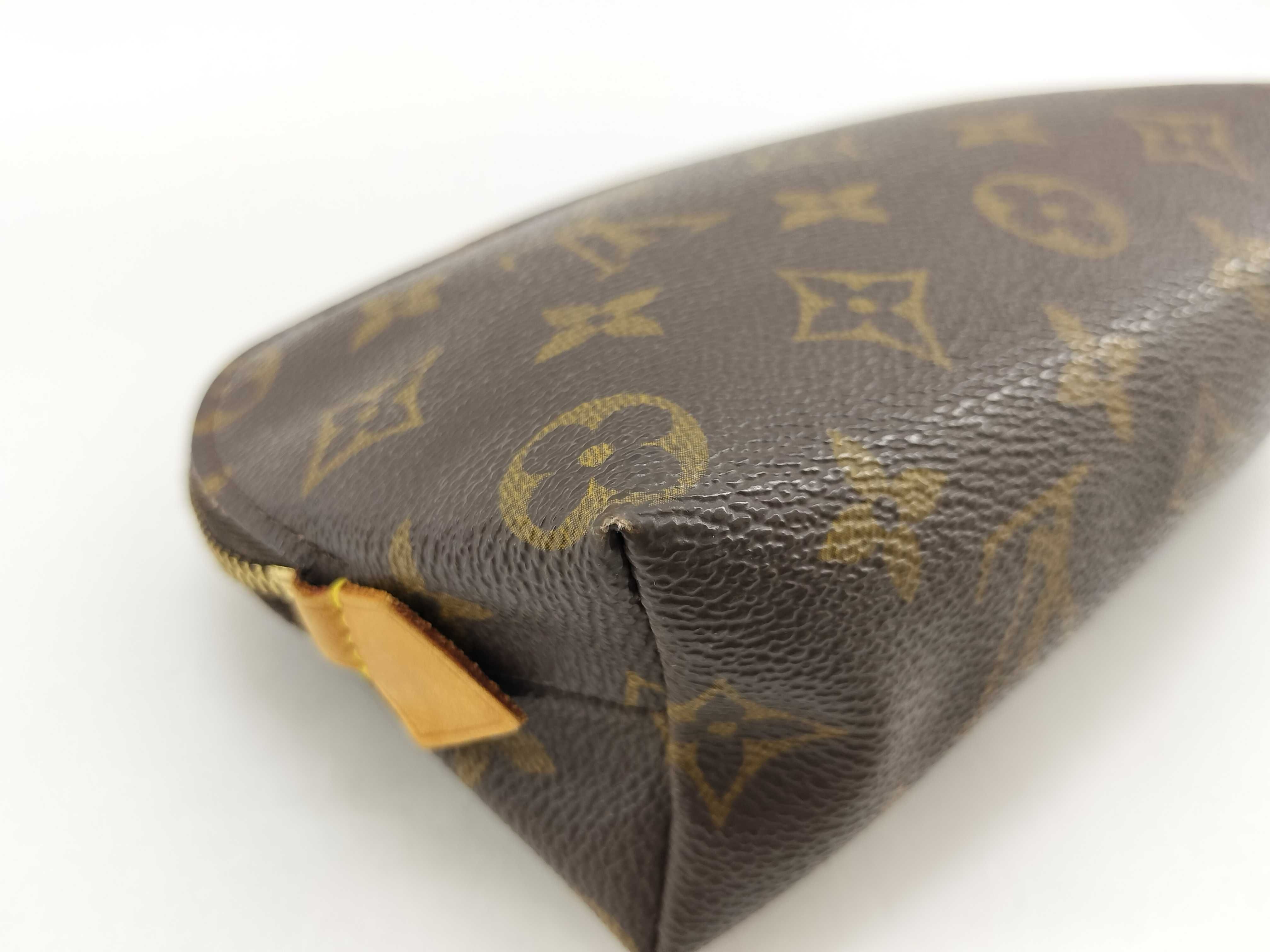 Monogram Louis Vuitton Monogram Pochette Cosmetic PM Pouch (VO8264) Pouch — view 5