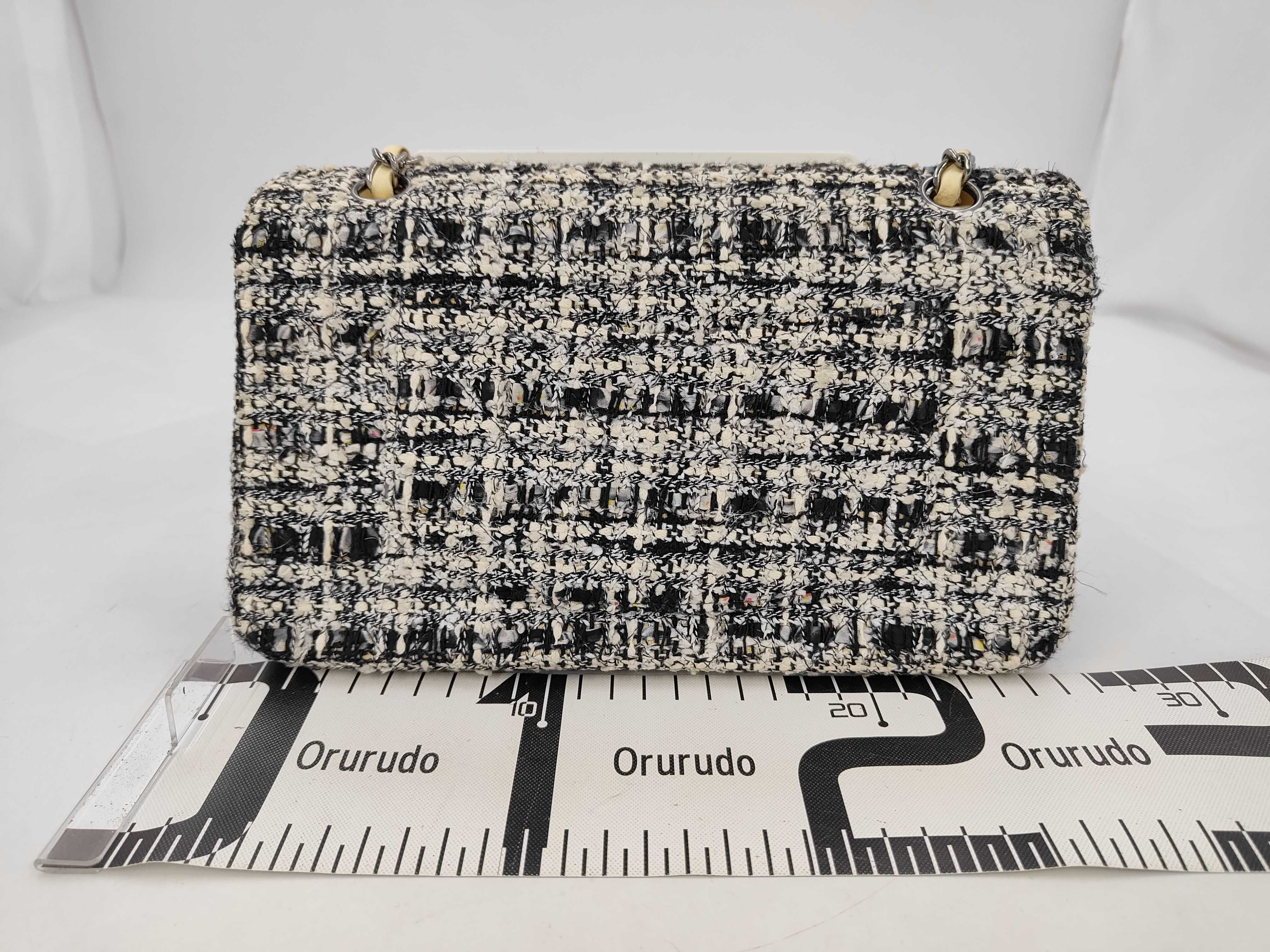 Tweed Matelassé 25 Double Flap Shoulder Bag — view 2