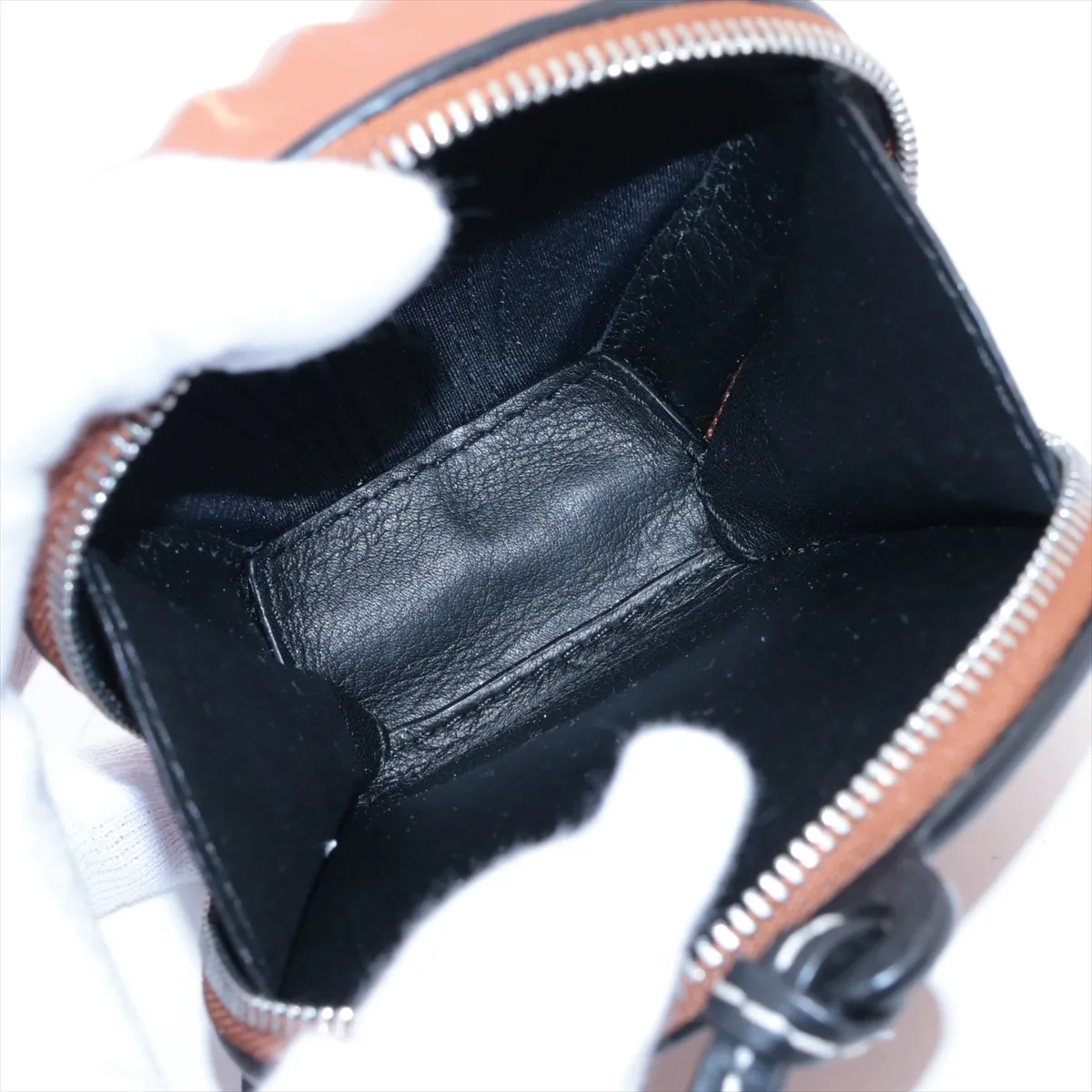 Seashell Leather Pouch Brown — view 3