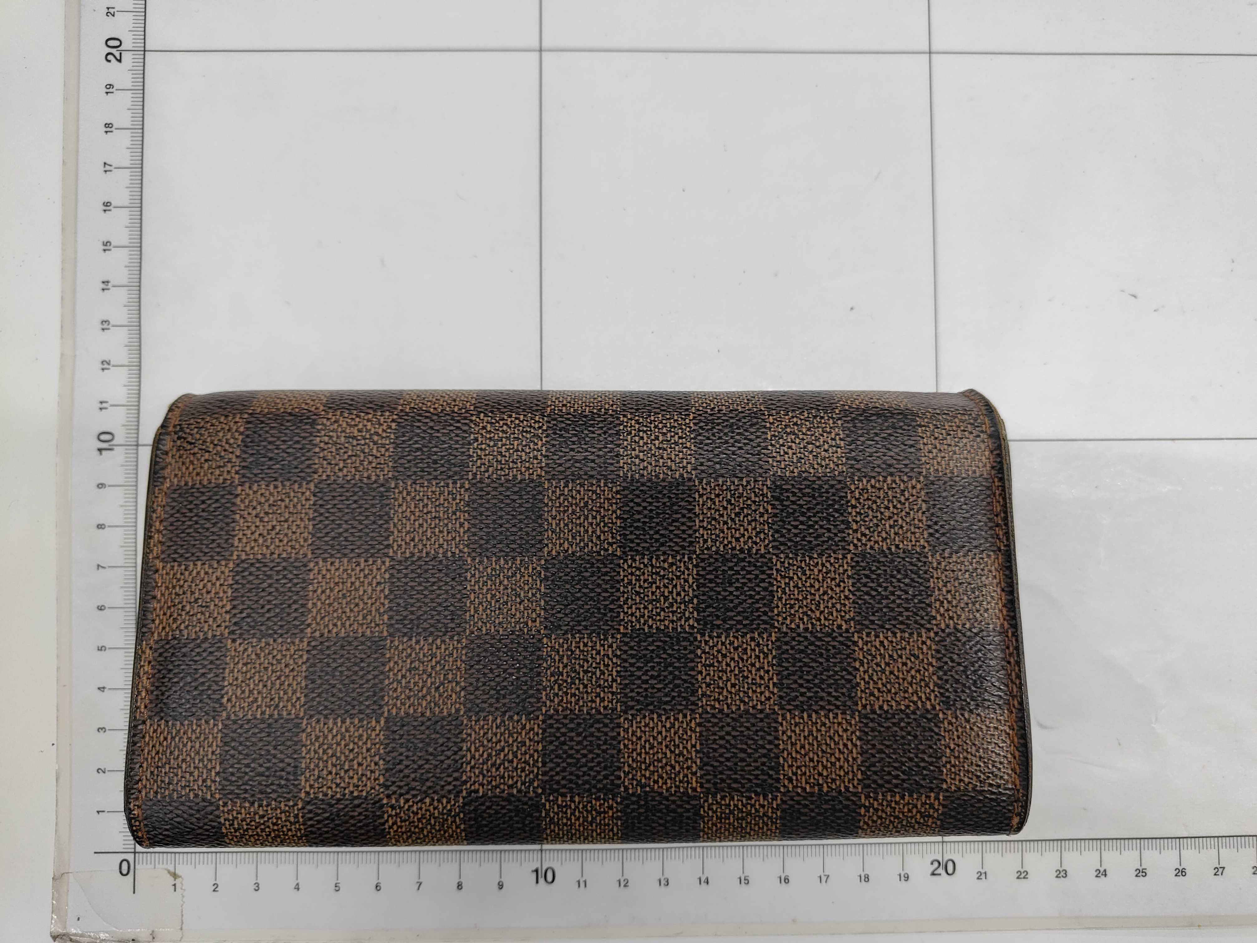 LV wallet — view 2
