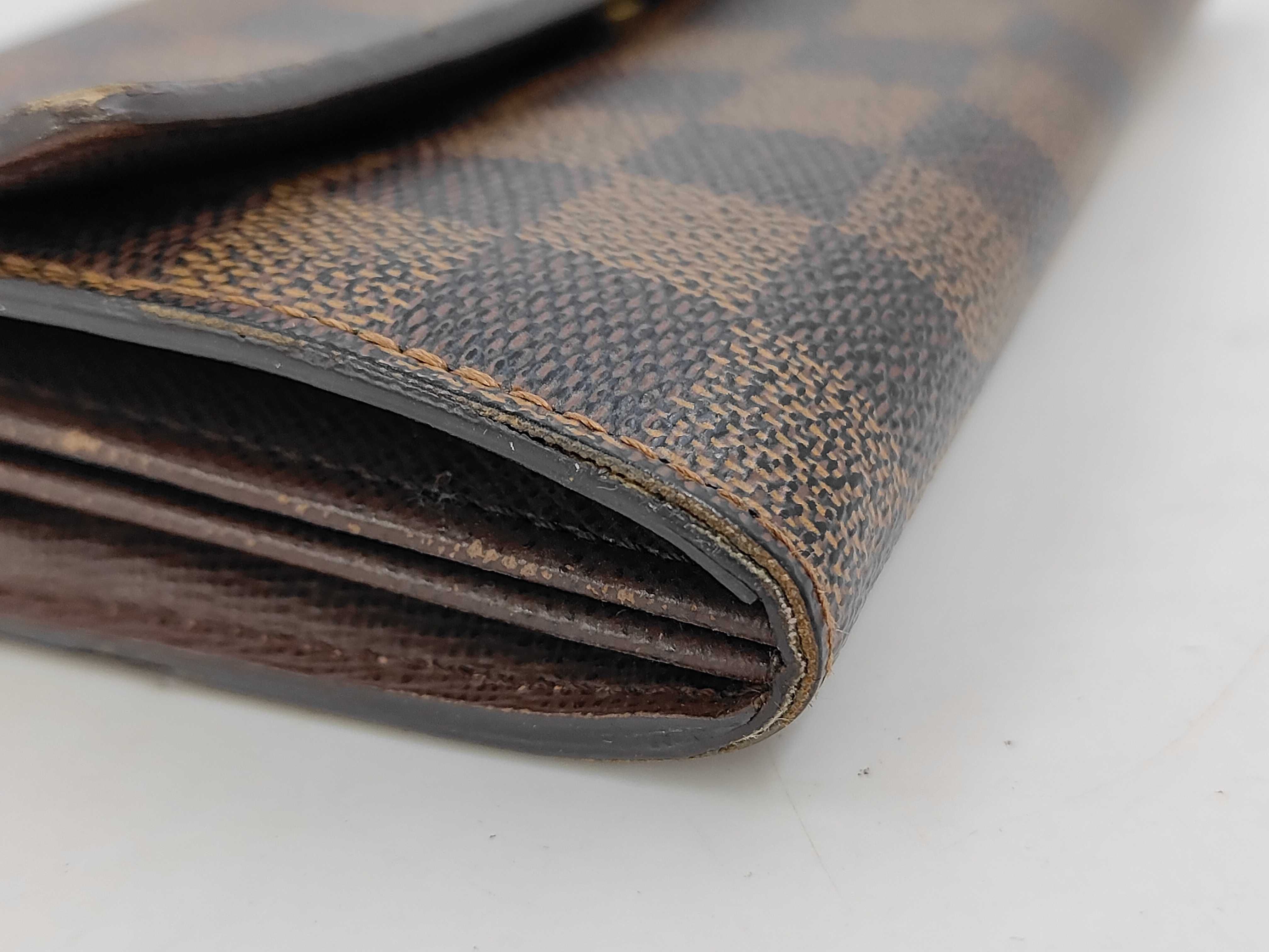 LV wallet — view 6