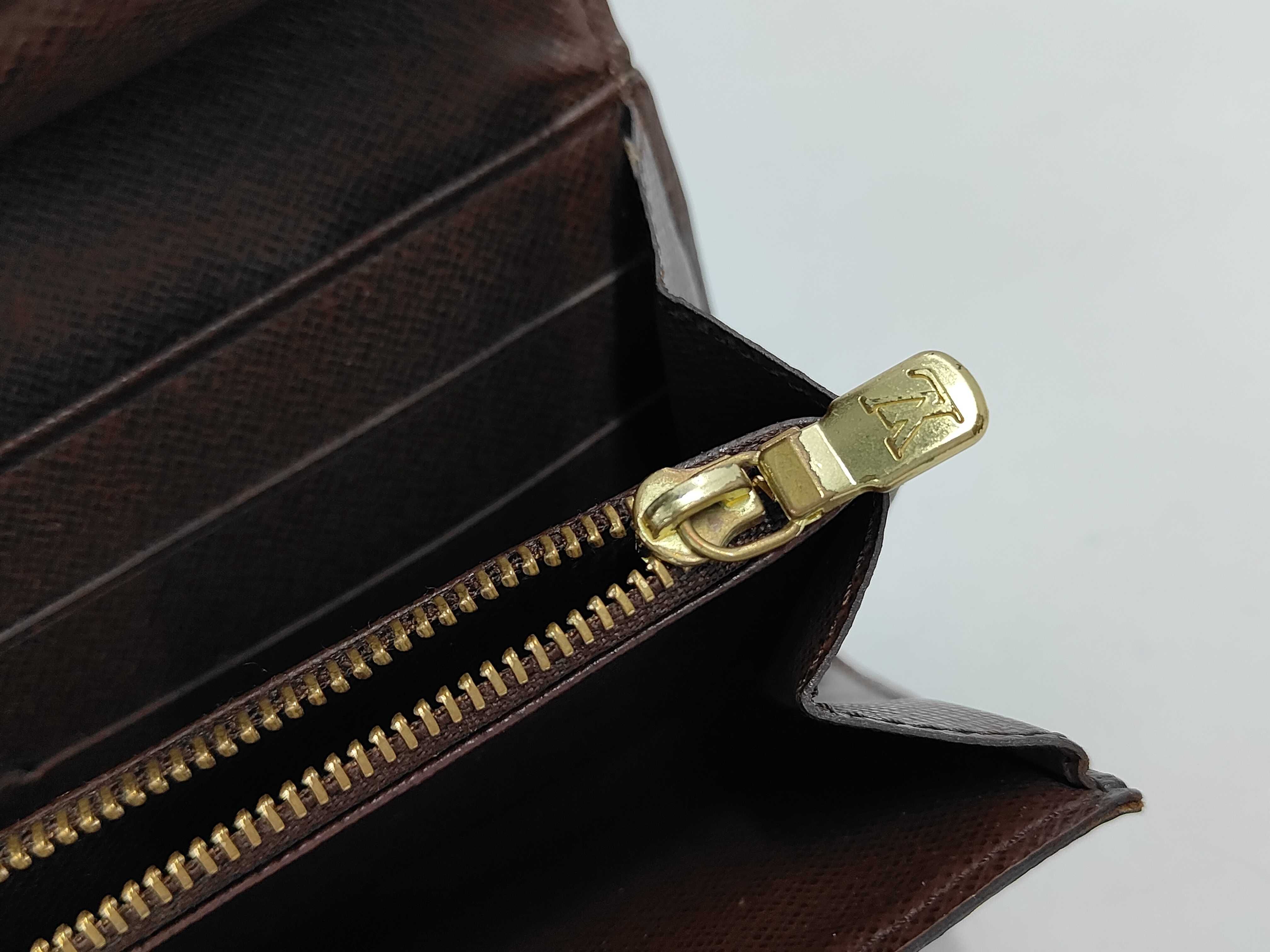 LV wallet — view 9