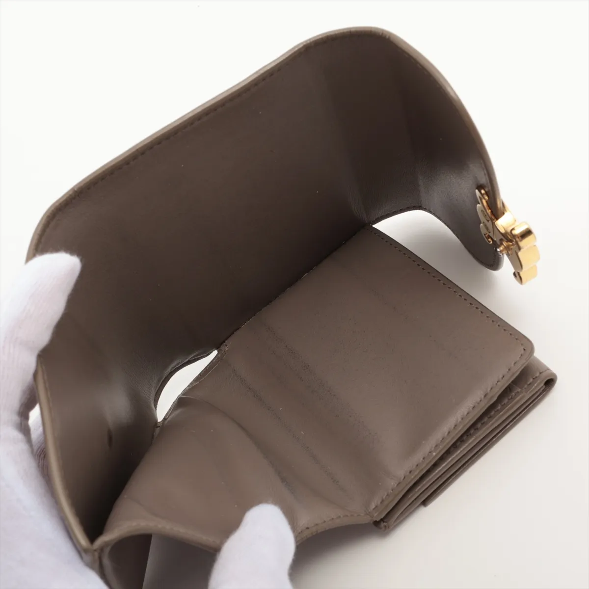 Triomphe Small Flap Wallet Leather Compact Wallet Greige — view 7