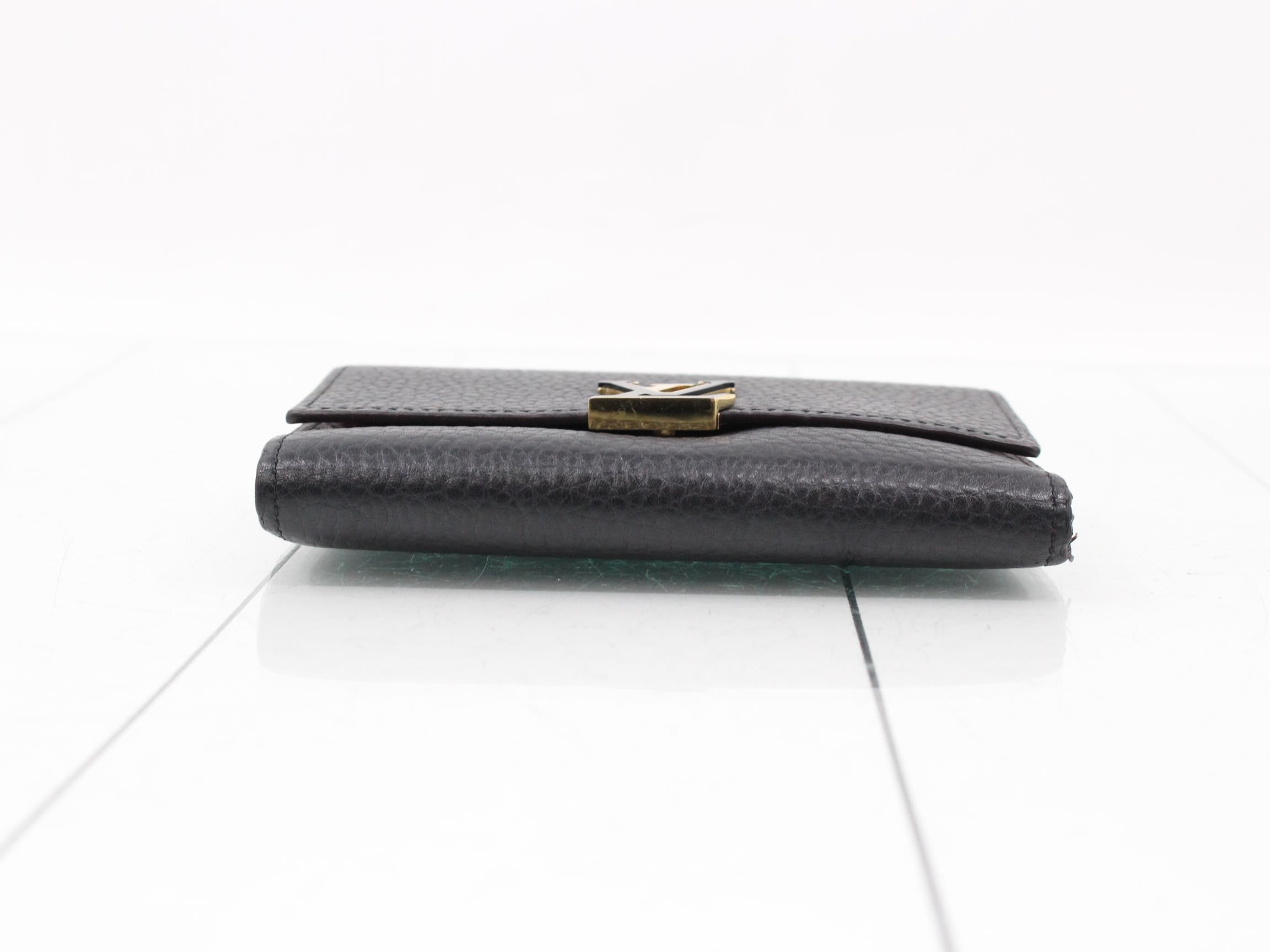 Folding wallet — view 3