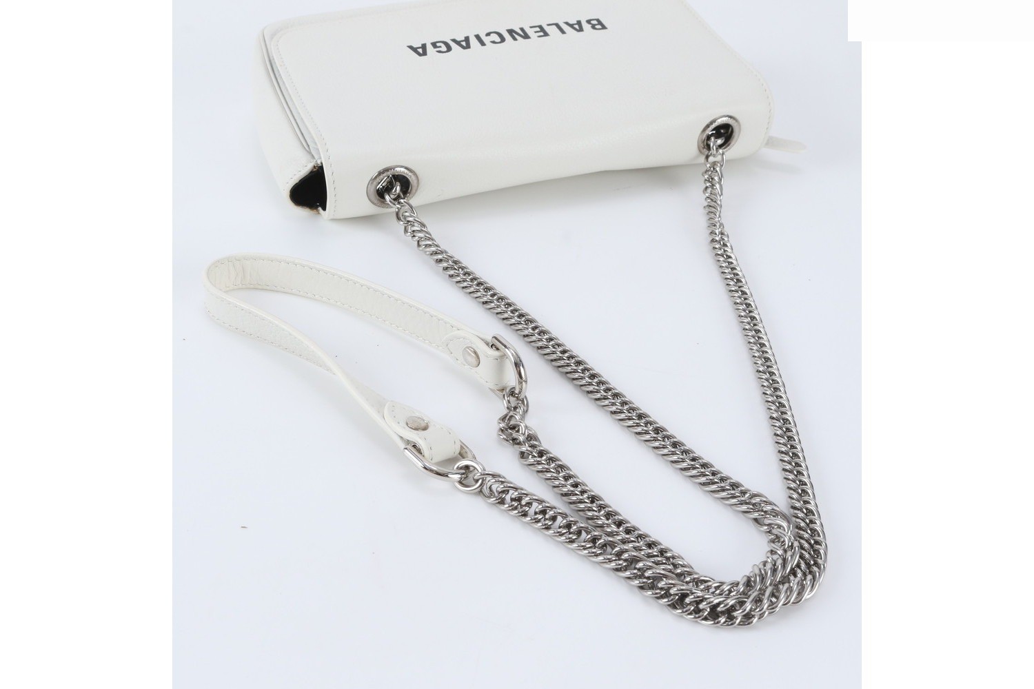 Everyday Chain Leather Shoulder Bag — view 2