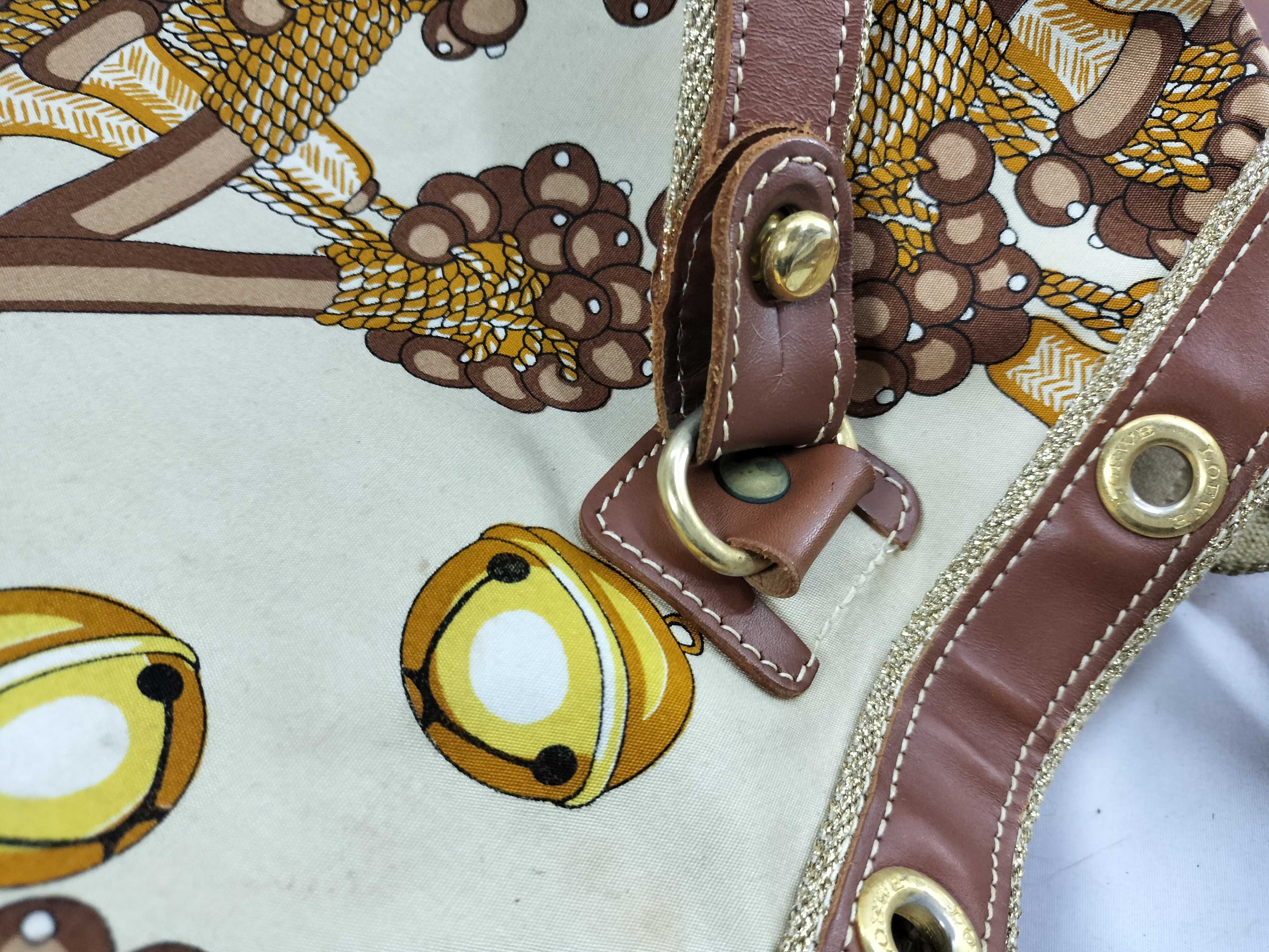 Vintage One-Shoulder Canvas Shoulder Bag with Bell Pattern — view 5