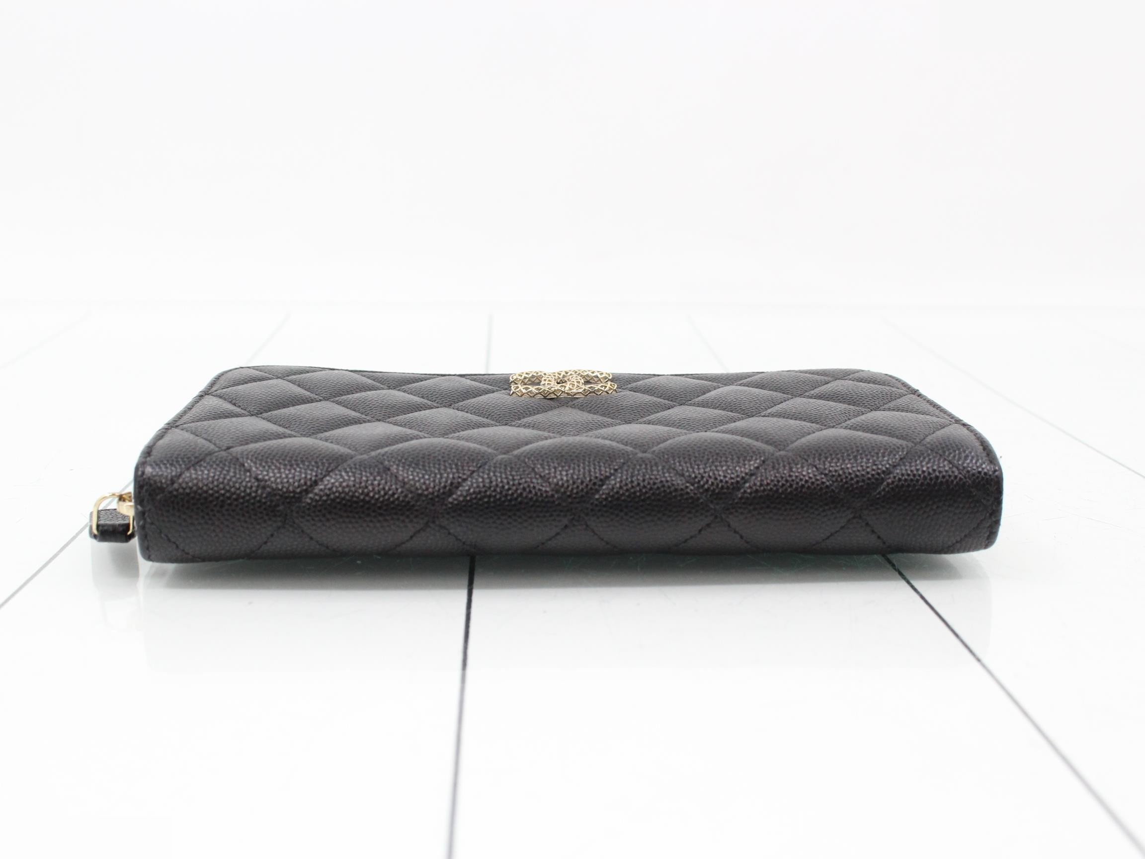 Caviar skin (bags) and wallets — view 3