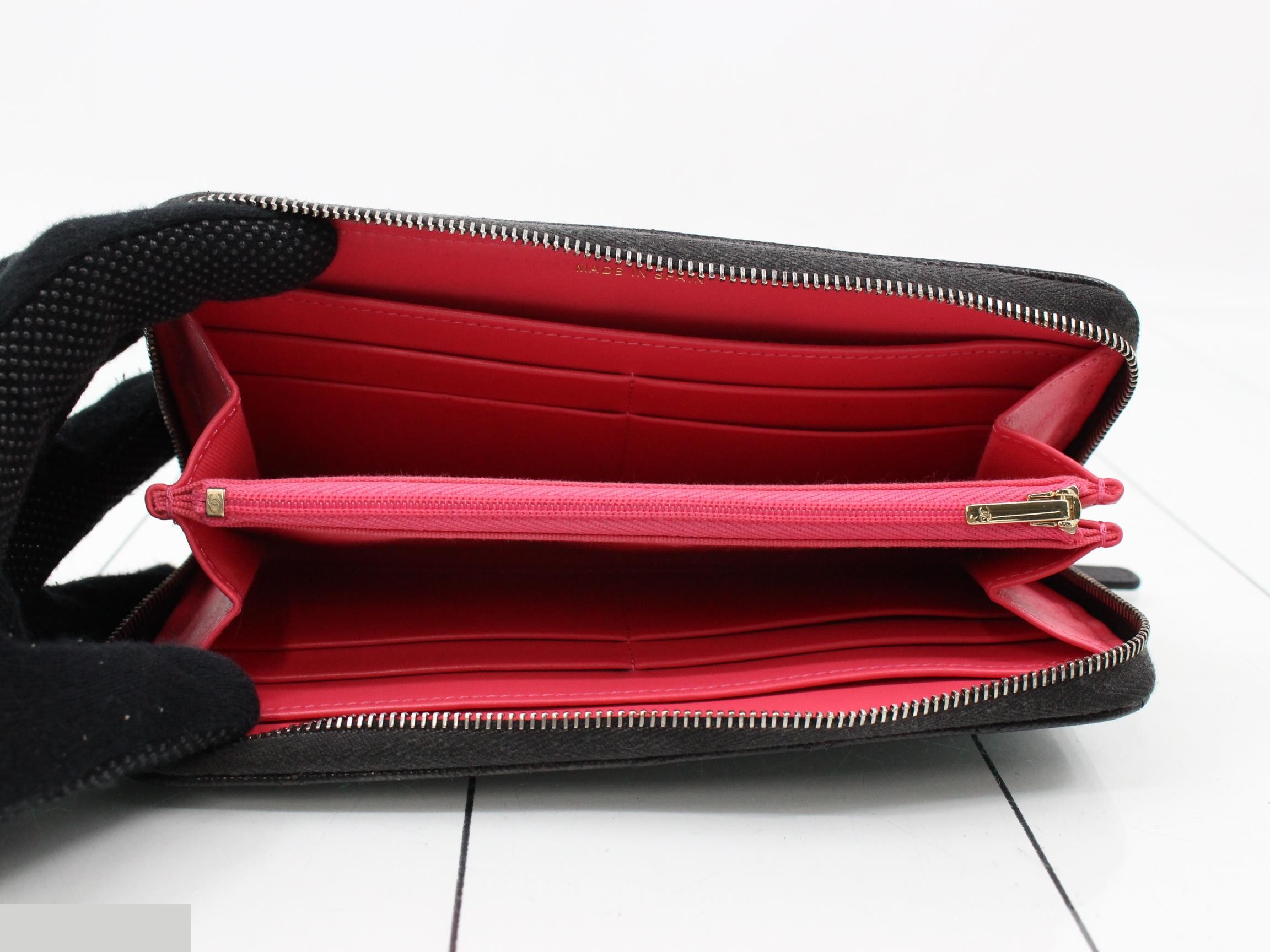 Caviar skin (bags) and wallets — view 4