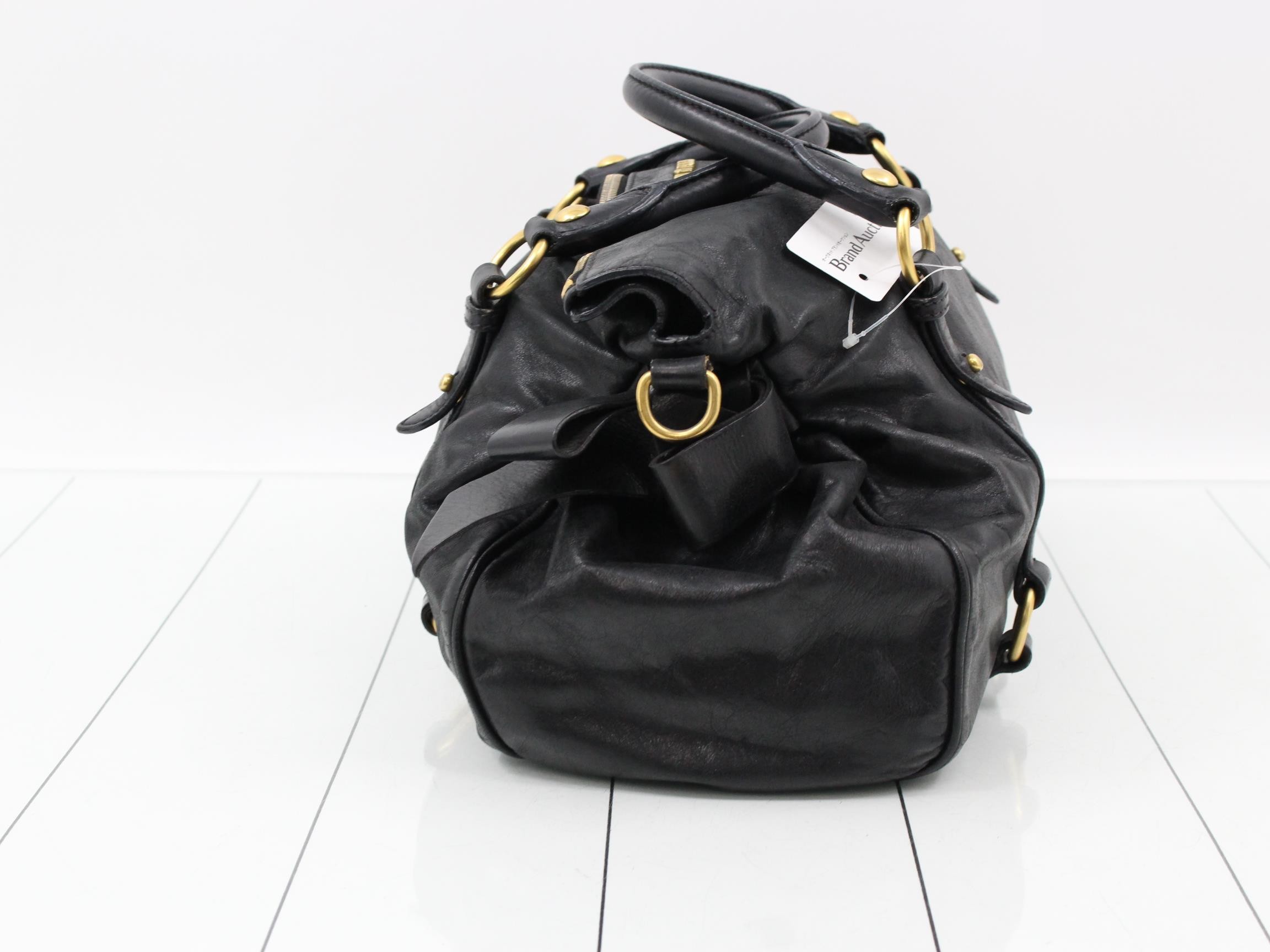 Vitello Lux handbag, black leather, gold hardware. — view 3