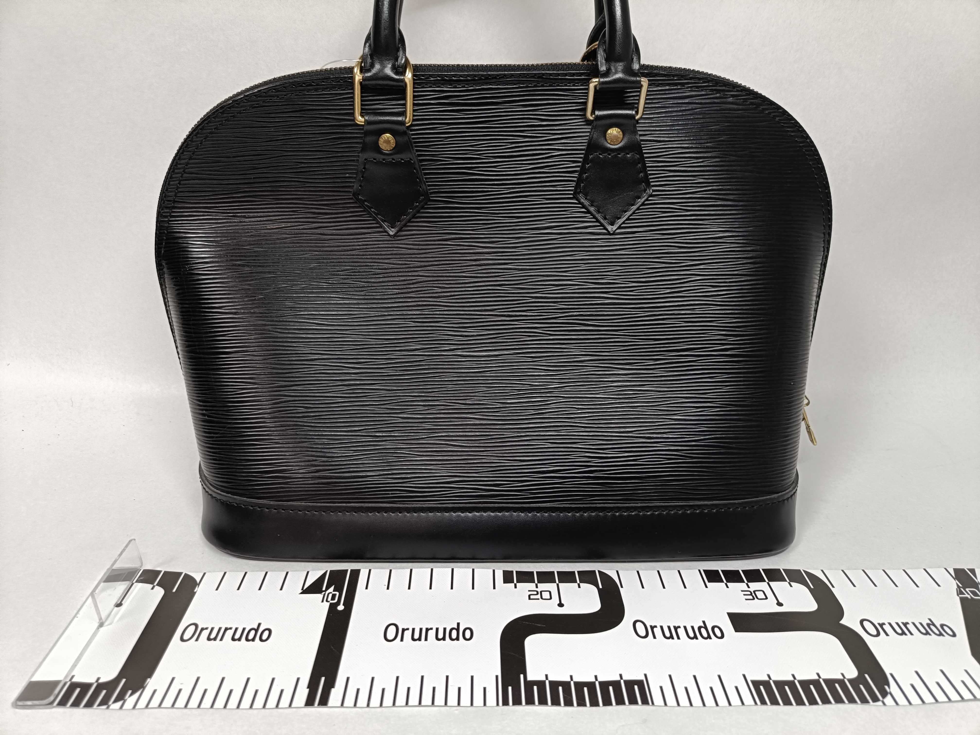 Epi Alma PM Noir Handbag — view 2