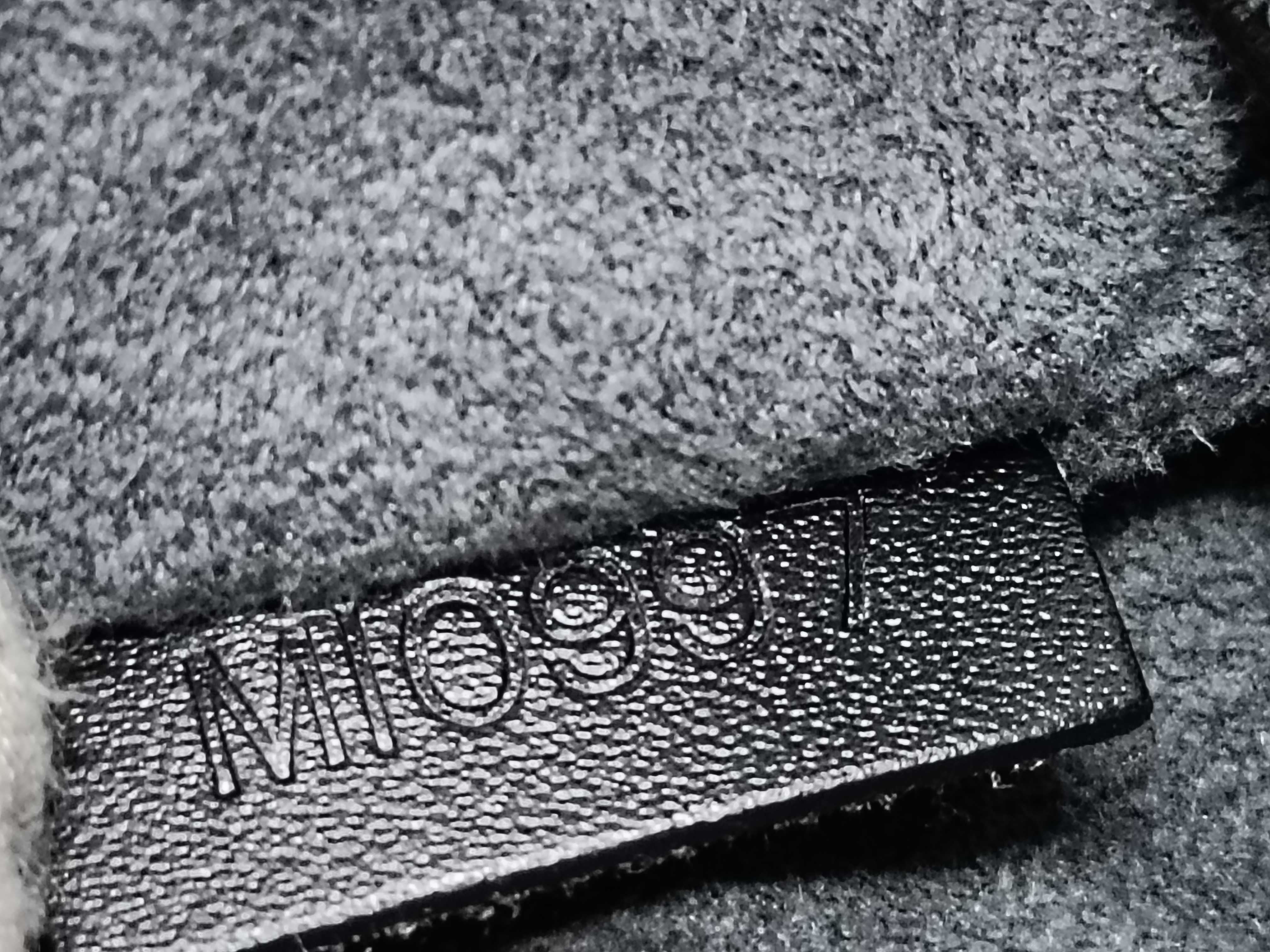 Epi Alma PM Noir Handbag — view 15