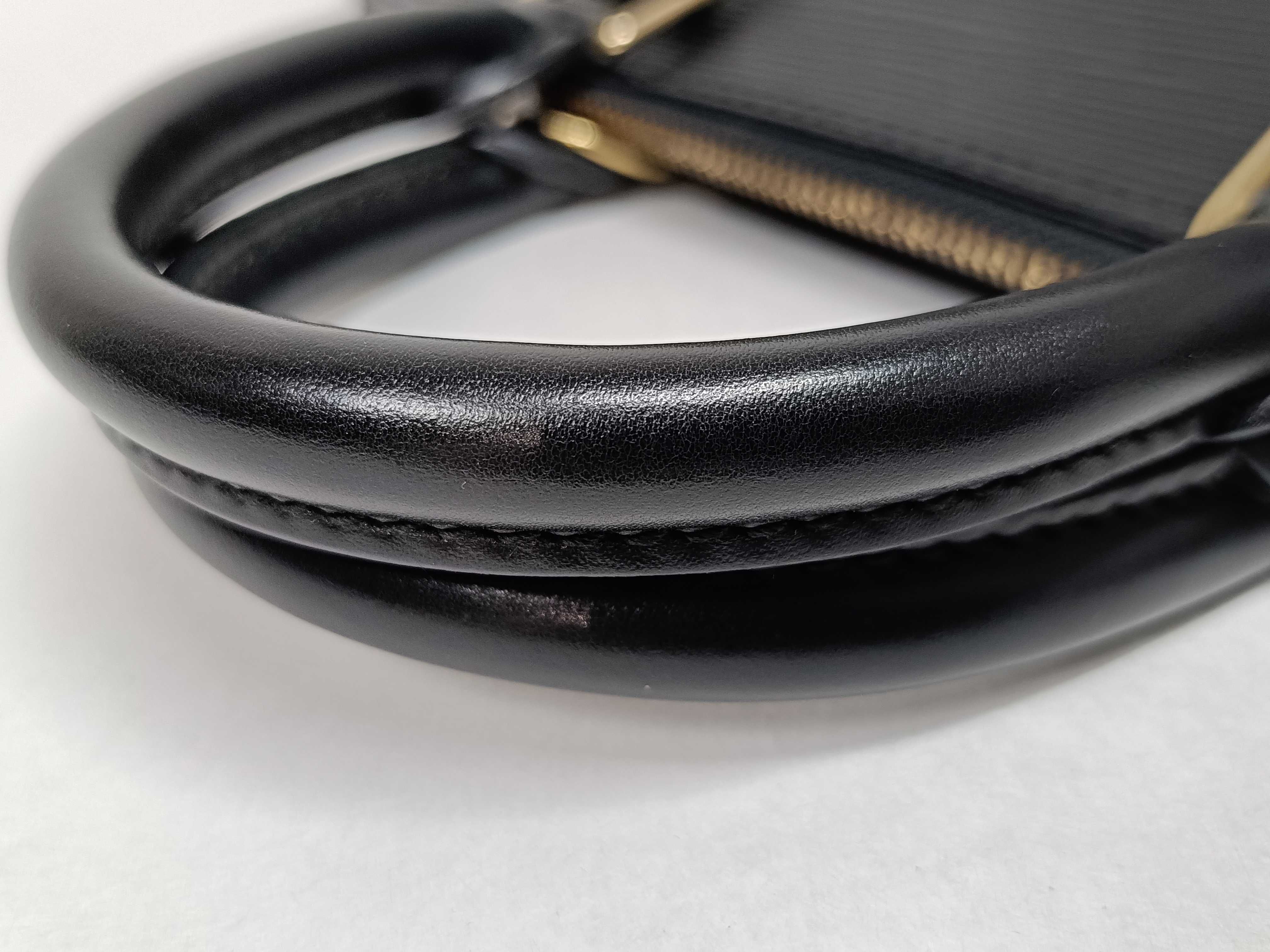Epi Alma PM Noir Handbag — view 4