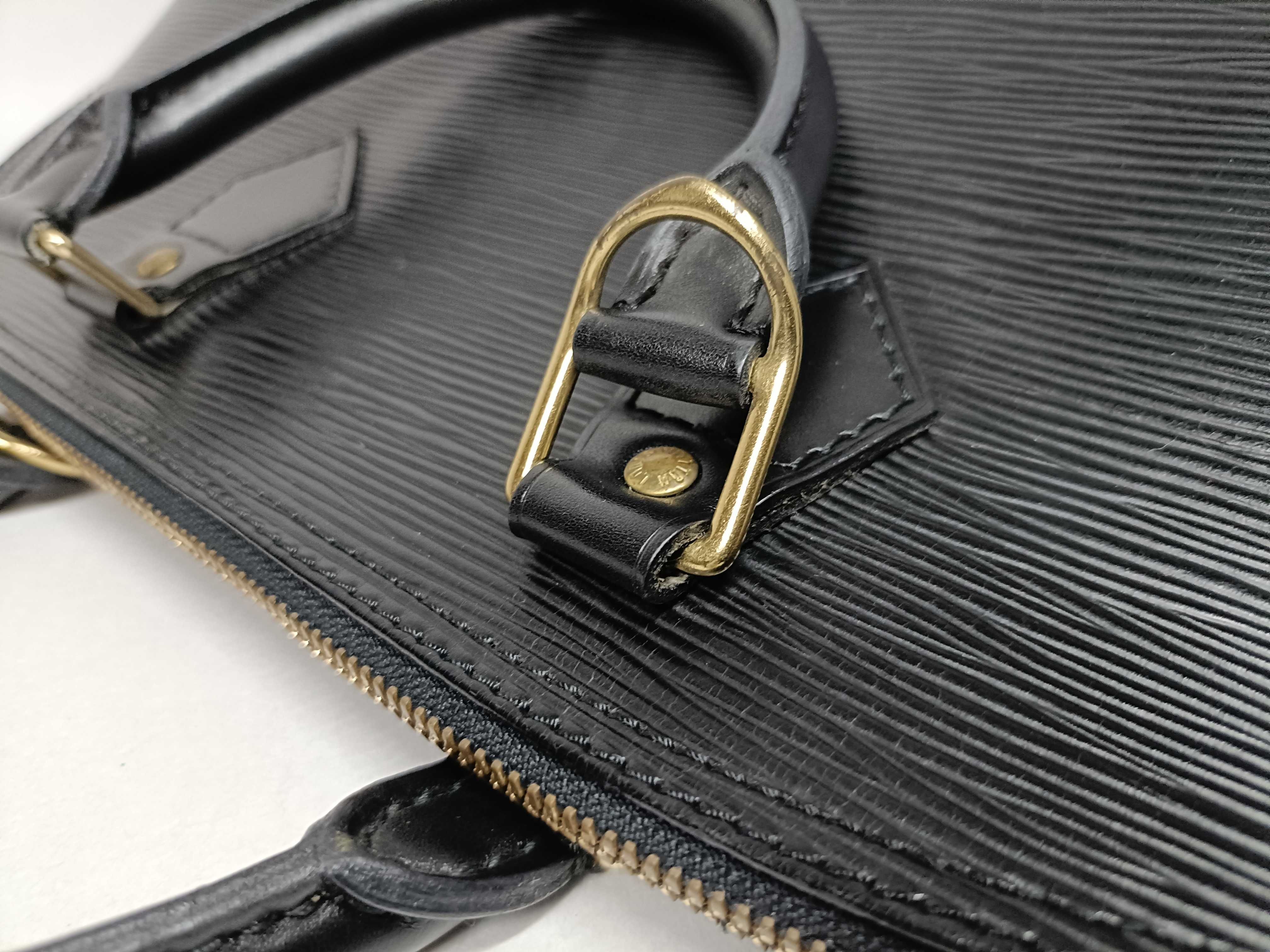 Epi Alma PM Noir Handbag — view 5
