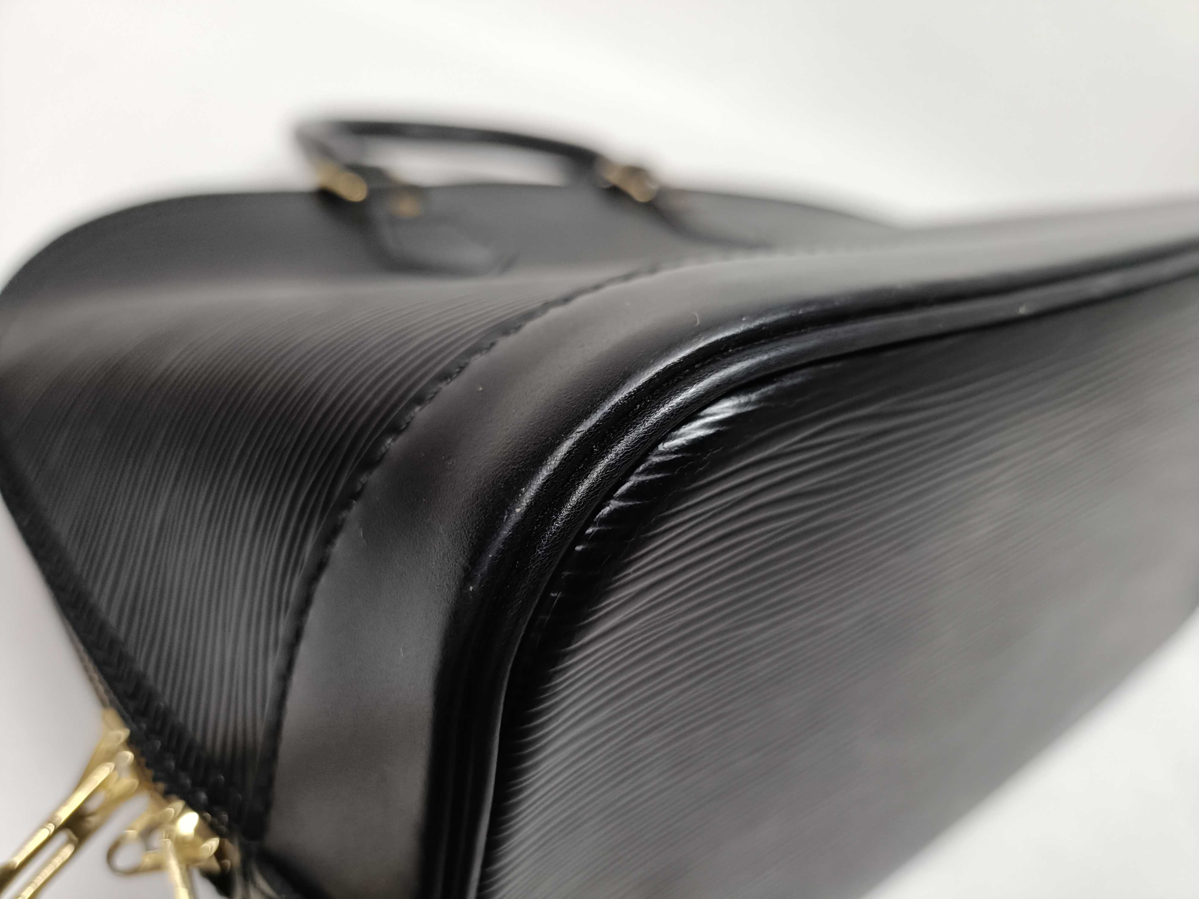 Epi Alma PM Noir Handbag — view 6