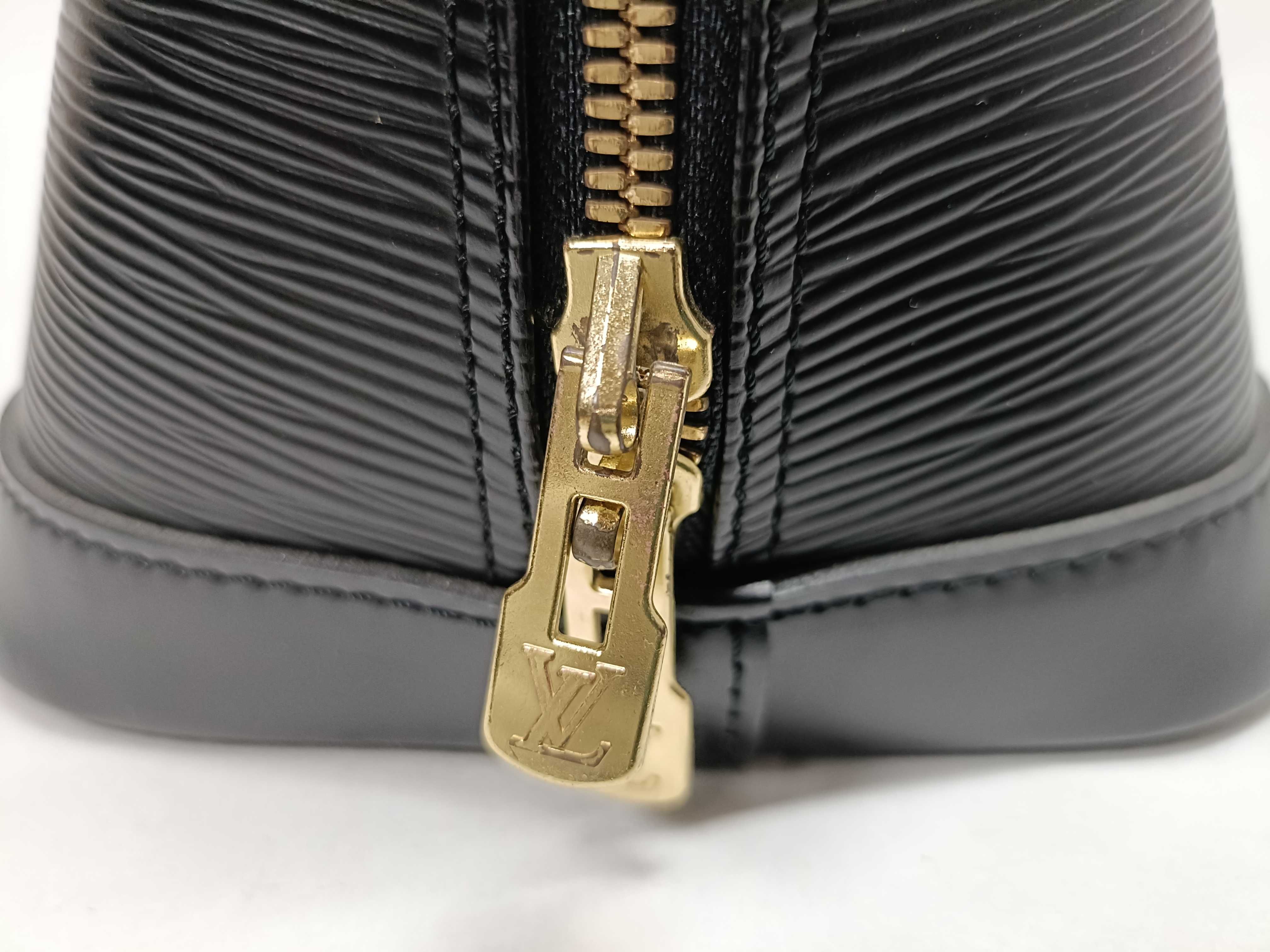 Epi Alma PM Noir Handbag — view 9