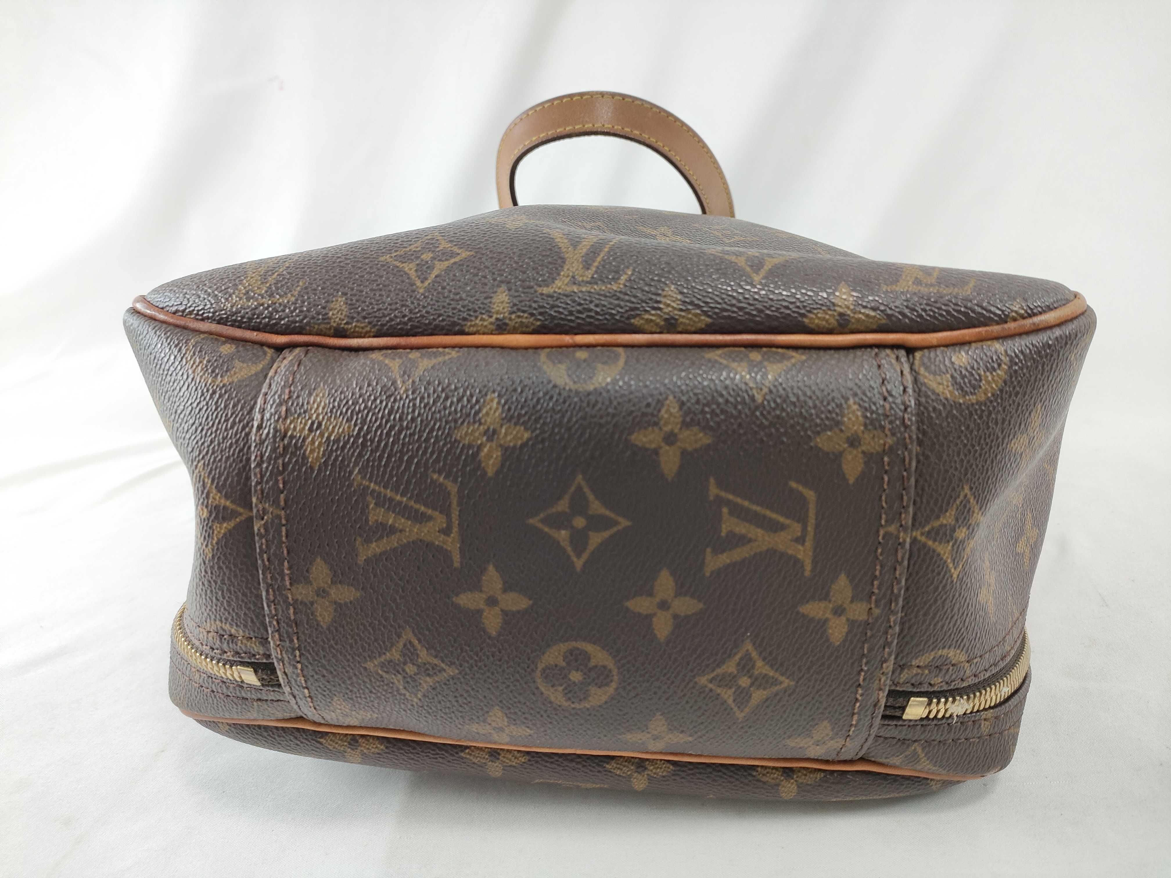 Monogram Louis Vuitton Monogram Excursion M41450 Unknown Bag — view 8