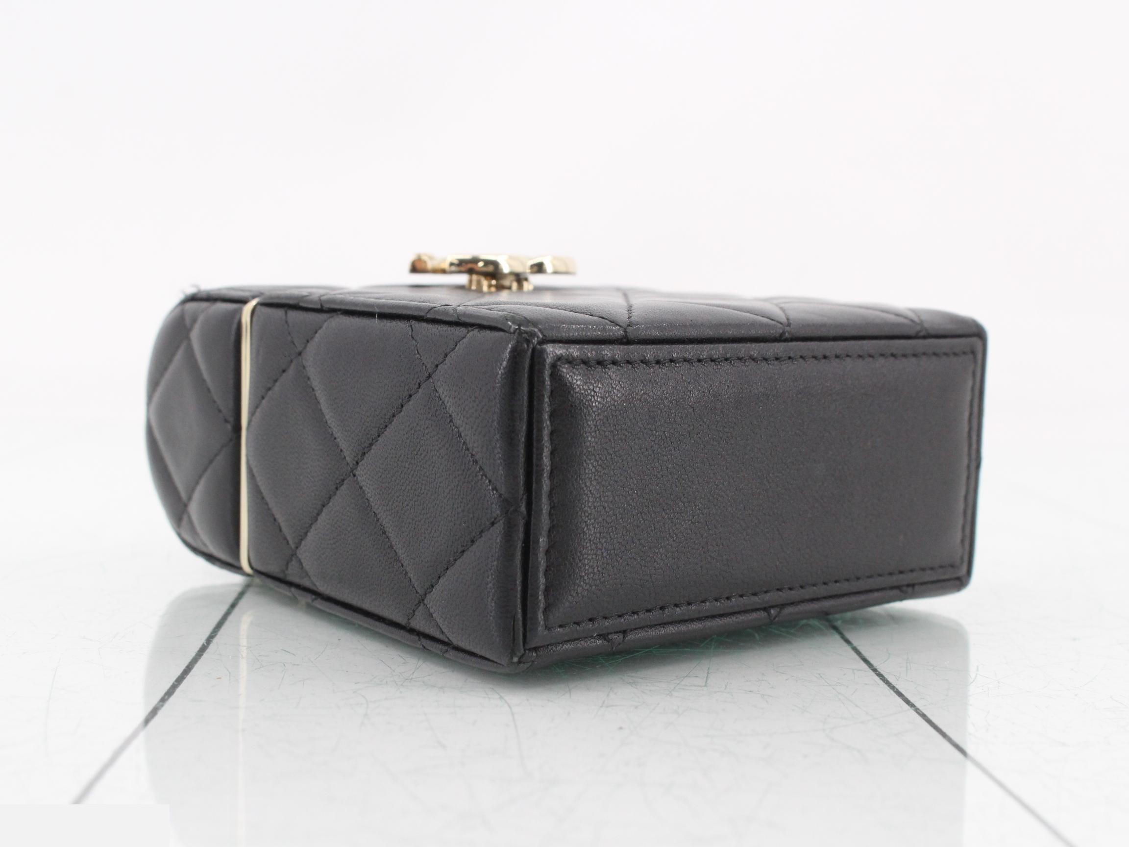 Box Shoulder Bag with Chain — view 5
