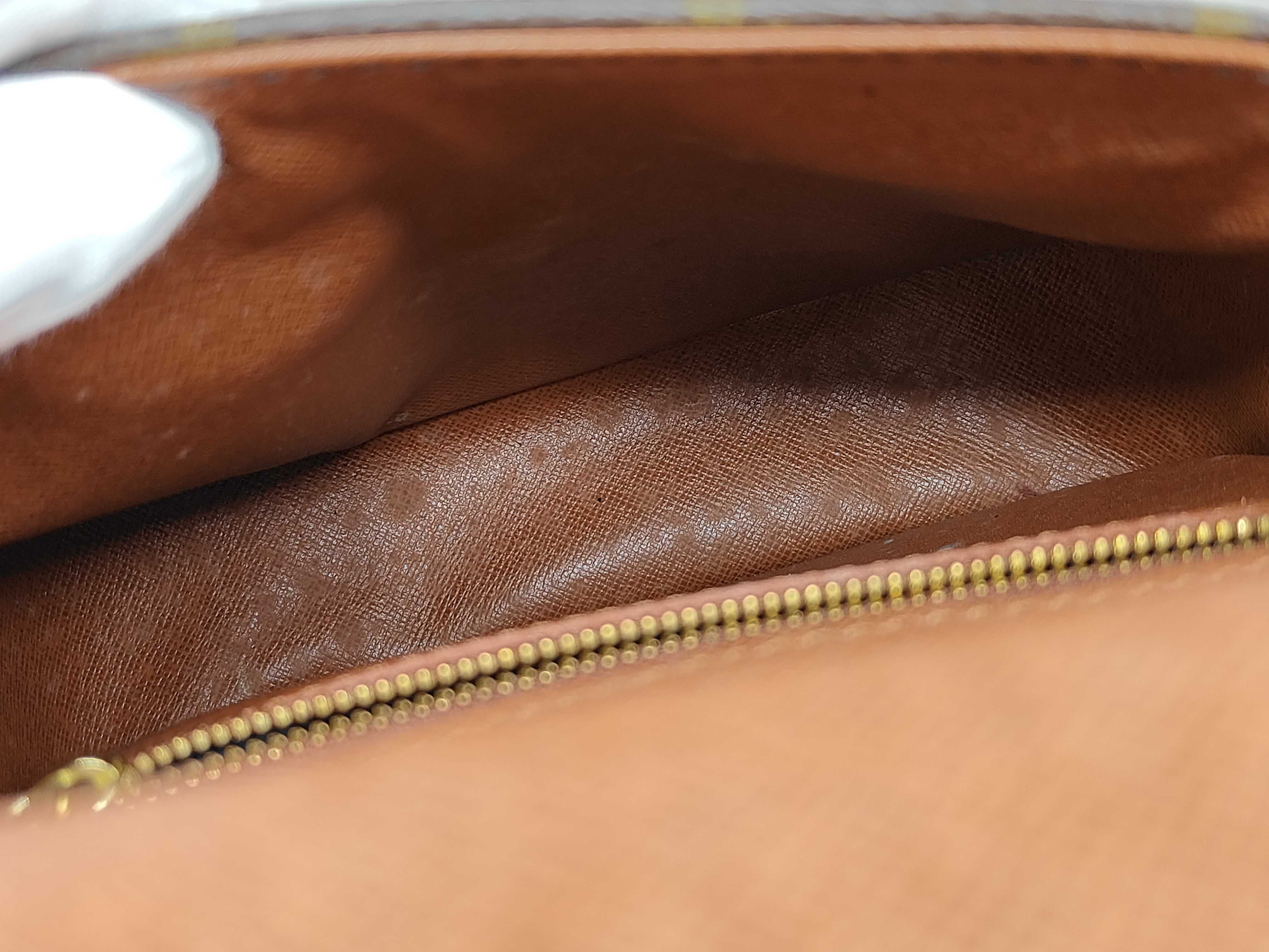 M51243 Saint Cloud 18 LP1902 Monogram Shoulder Bag — view 9