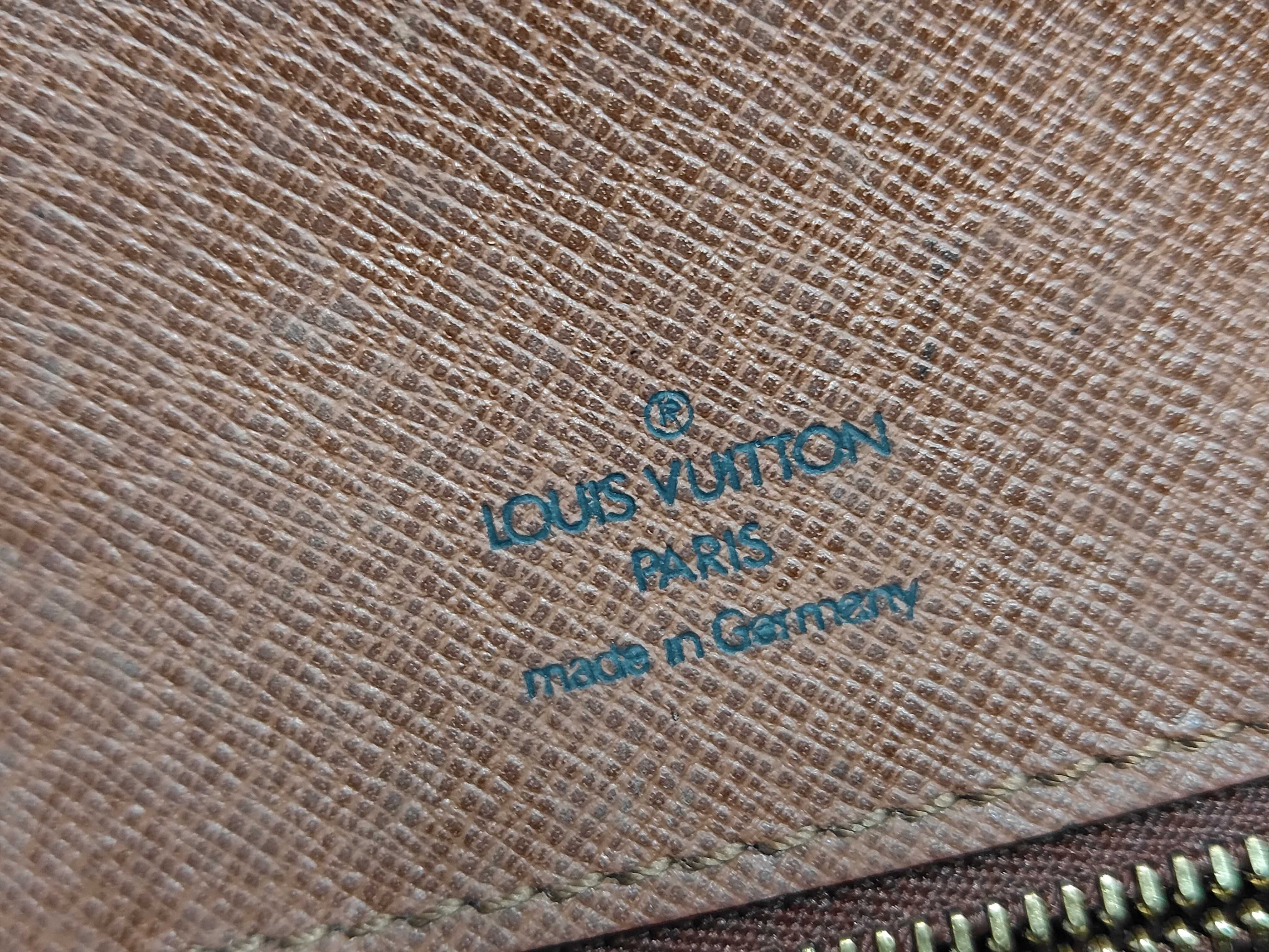 M51243 Saint Cloud 18 LP1902 Monogram Shoulder Bag — view 10
